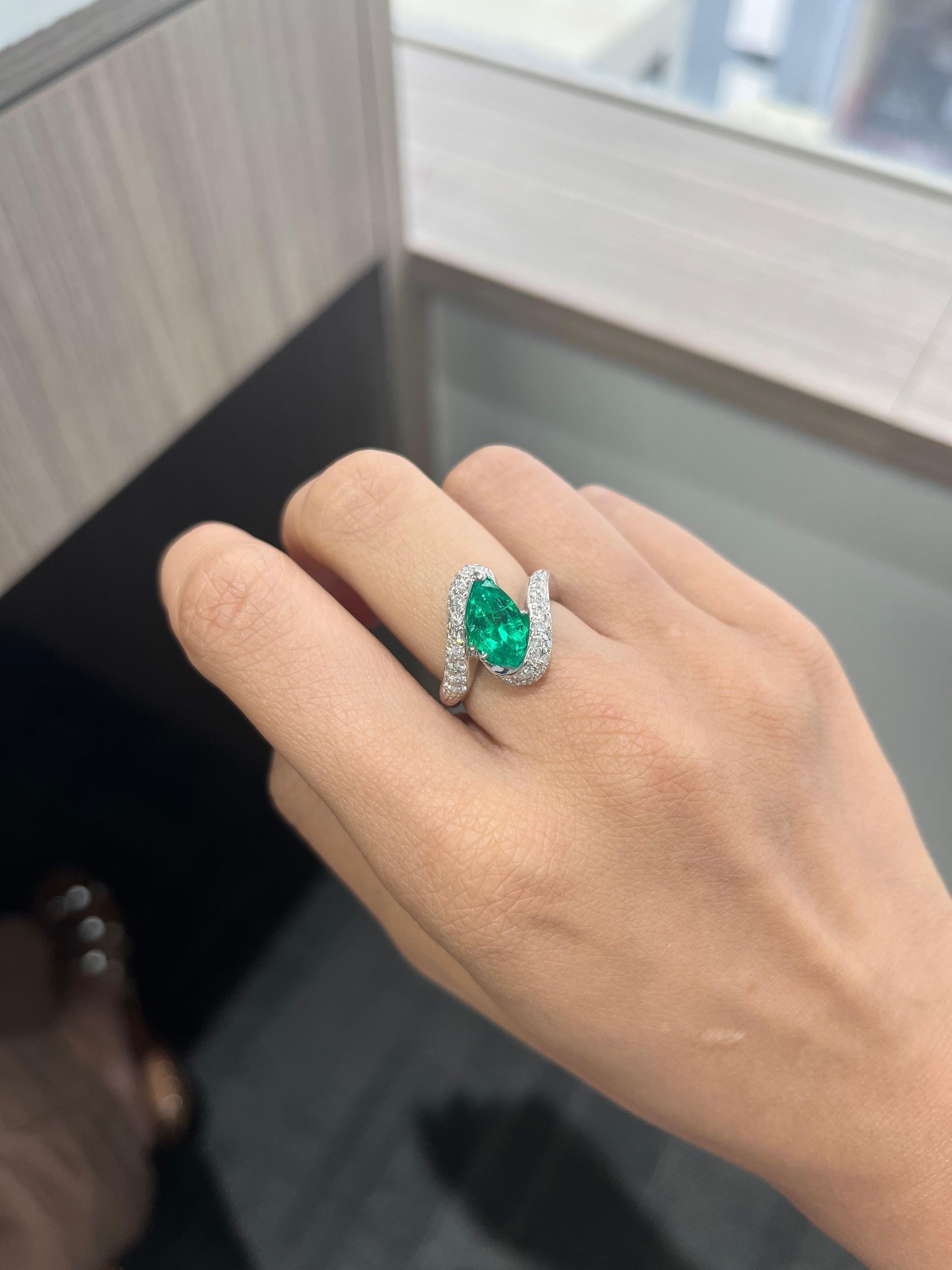 Pear Cut Natural Columbian Emerald & Diamonds Engagement Ring Set in Platinum 900