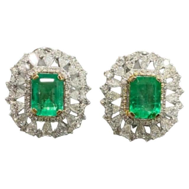 Natural Ruby Earring with 22.02 Carats Ruby in 18k Gold For Sale at 1stDibs