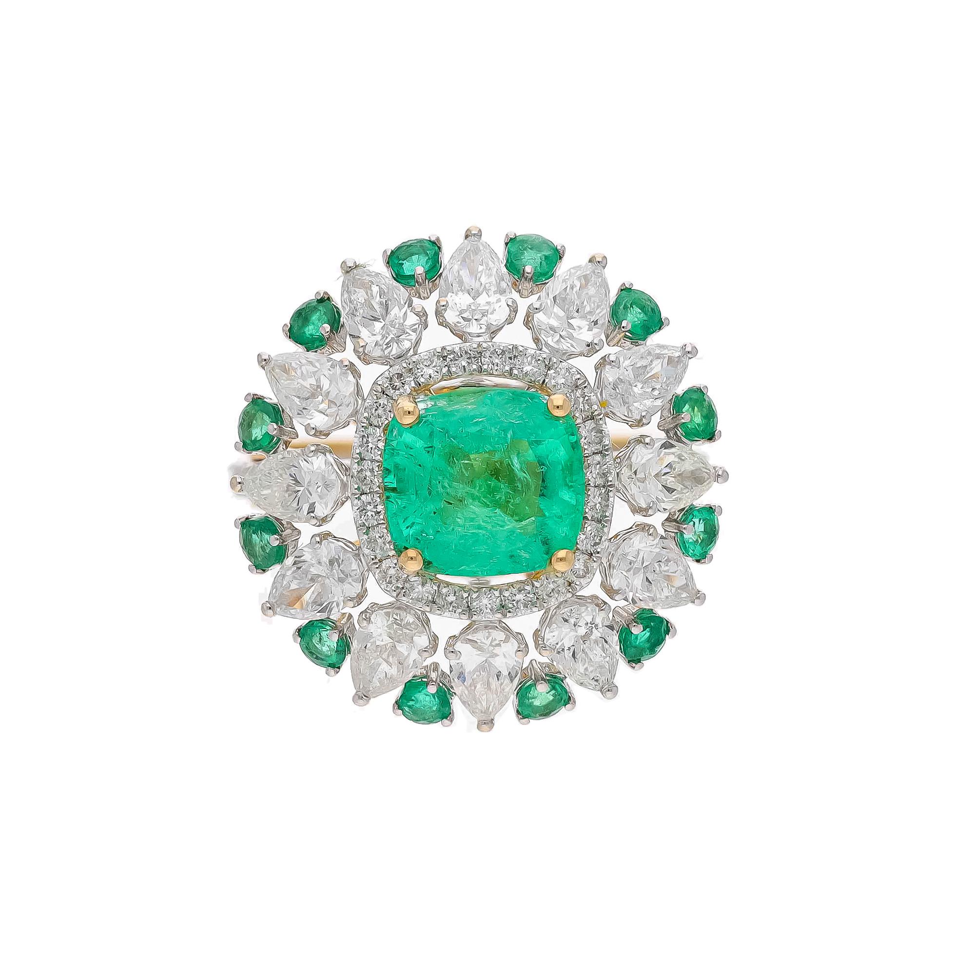 Dies ist ein natürlicher Columbian Emerald Ring mit Diamanten und 18k Gold. Die Smaragde sind sehr hohe Qualität und sehr gute Qualität Diamanten die Klarheit ist vsi und G Farbe


Smaragde : 2,49 Karat
Smaragd : 0,60 Karat
Diamanten : 2,78