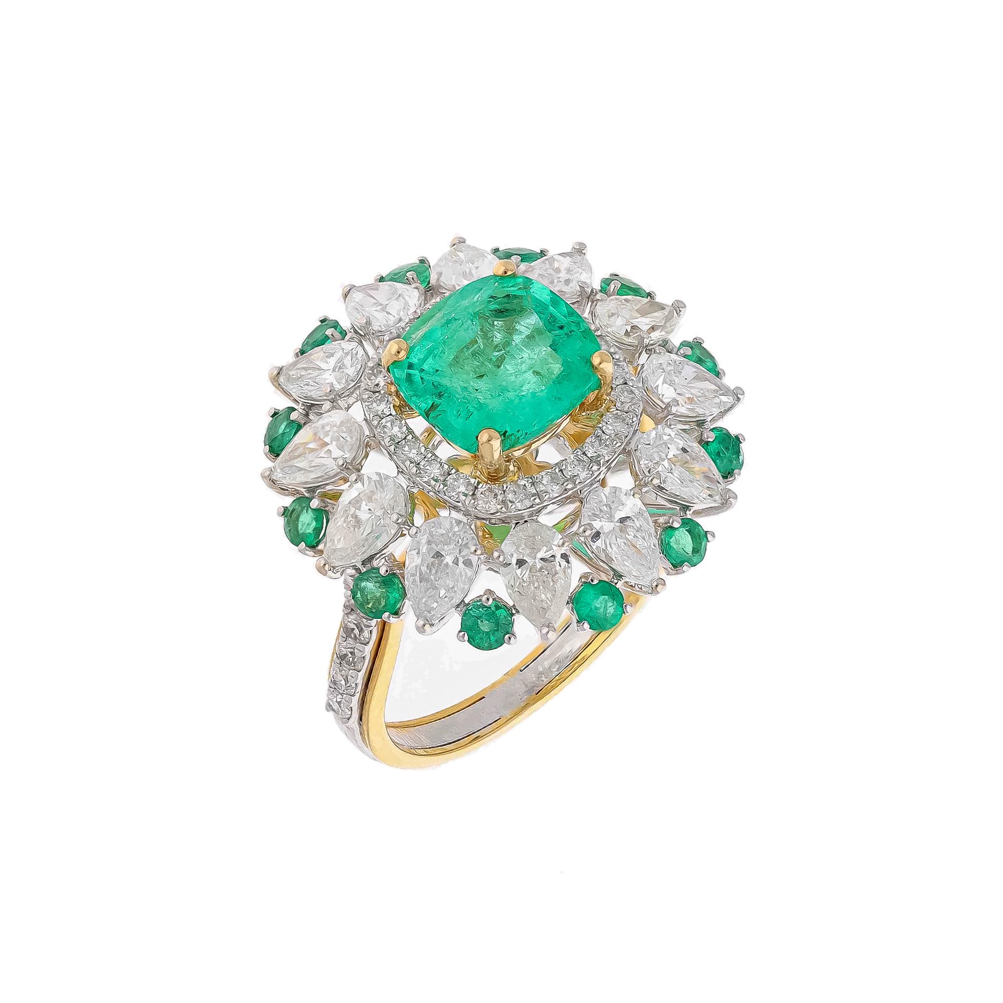 Diamonds : 2.78 carats
Emerald : 2.49carats
Emerald : 0.60 cararts ( small rounds)
Gold : 6.54 gm( 18k)

This is a beautiful natural Columbian ring  with very high quality emeralds and diamonds ( vsi and G colour

Its very hard to capture the true