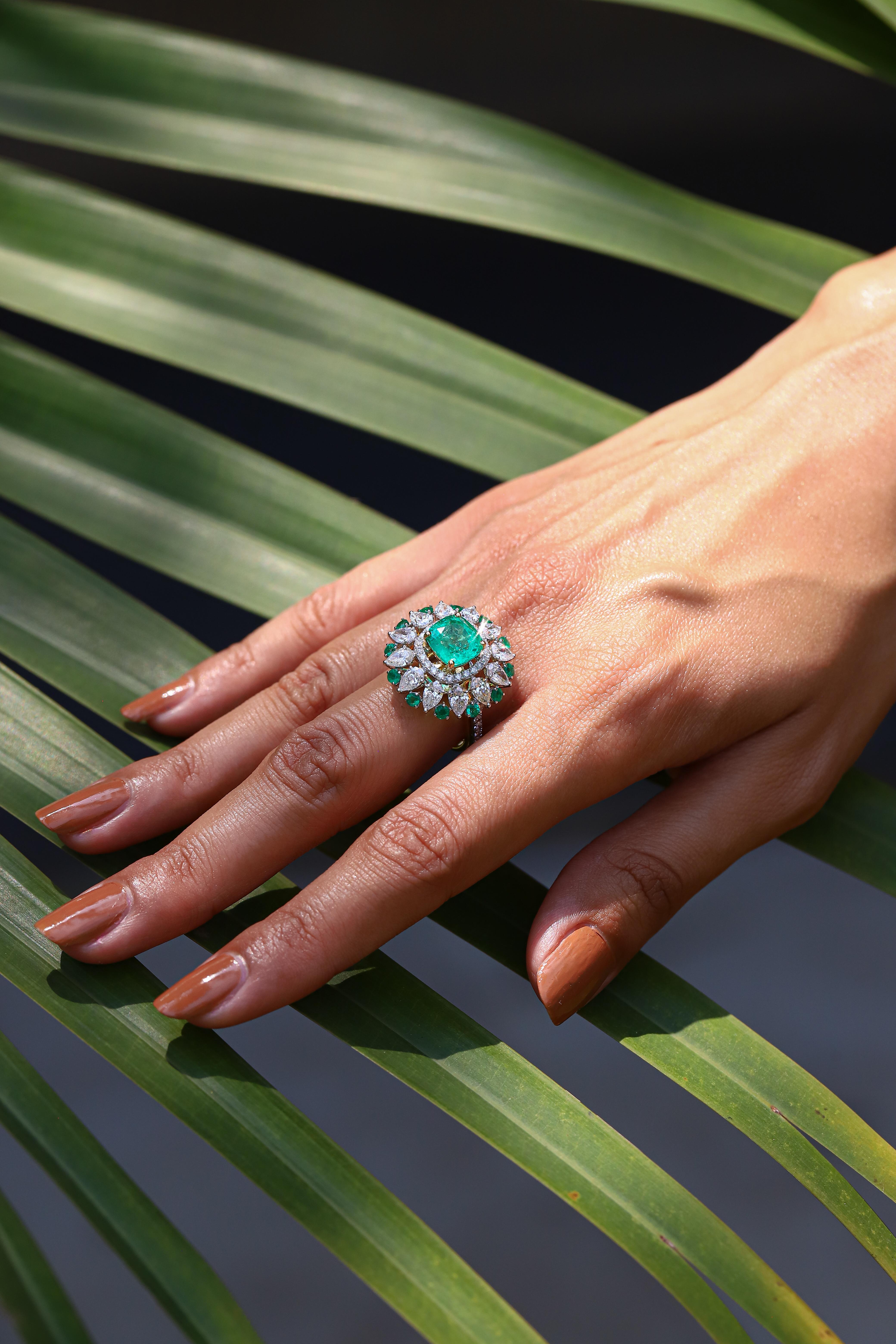 Mixed Cut Natural Columbian Emerald Ring with Diamond in 18k Gold For Sale