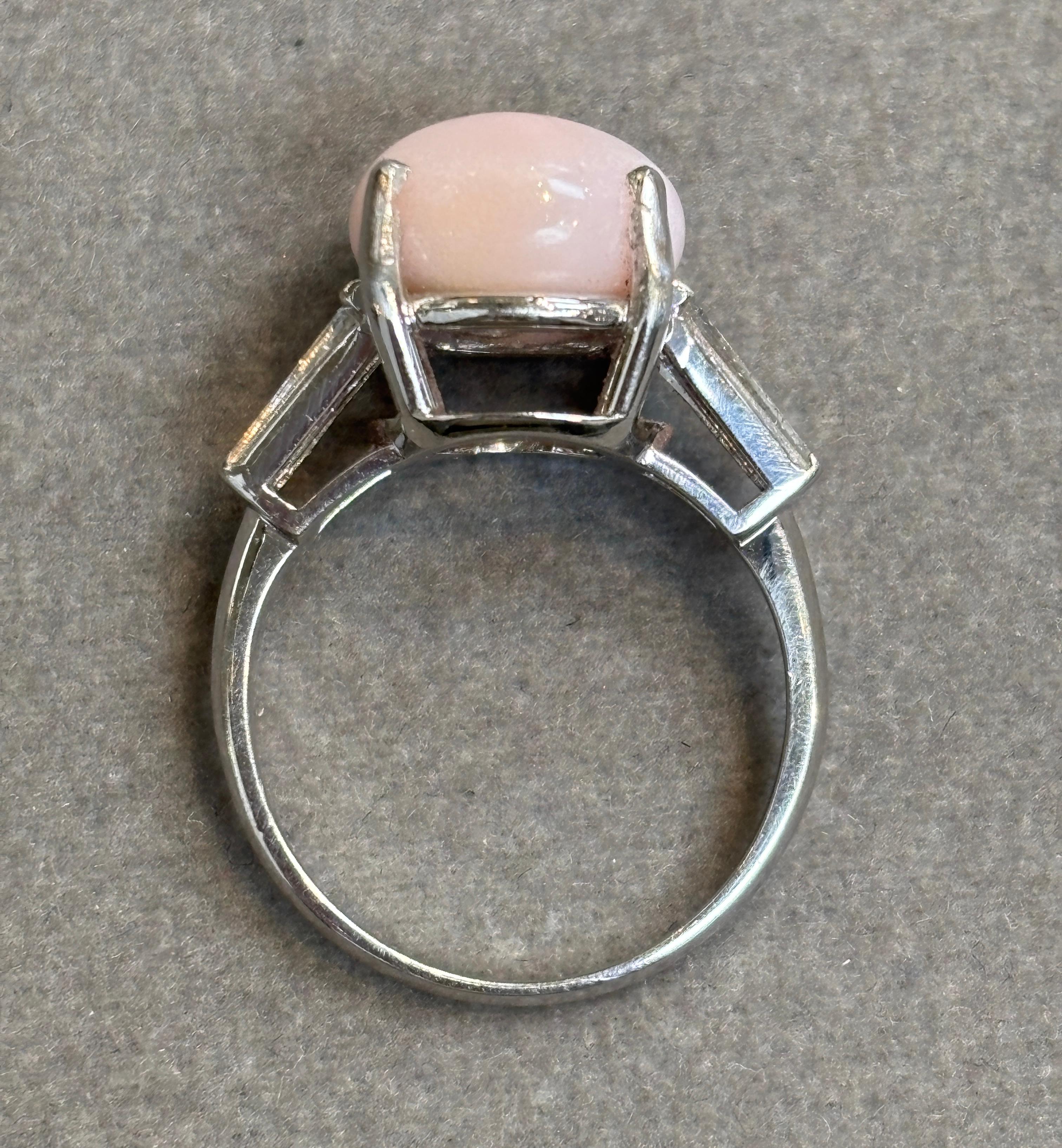 Bague en perle de conque naturelle en vente 1