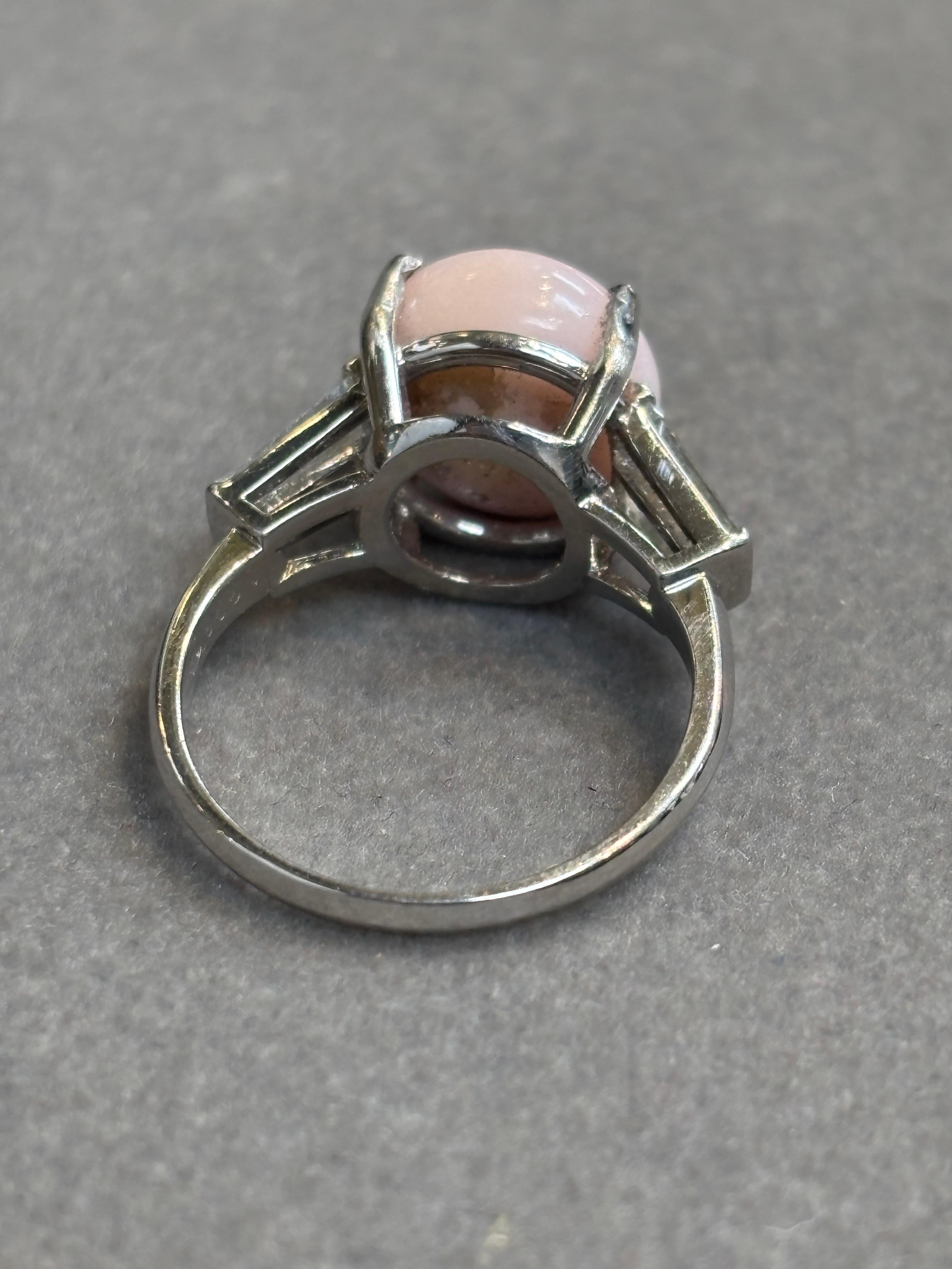 Bague en perle de conque naturelle en vente 2