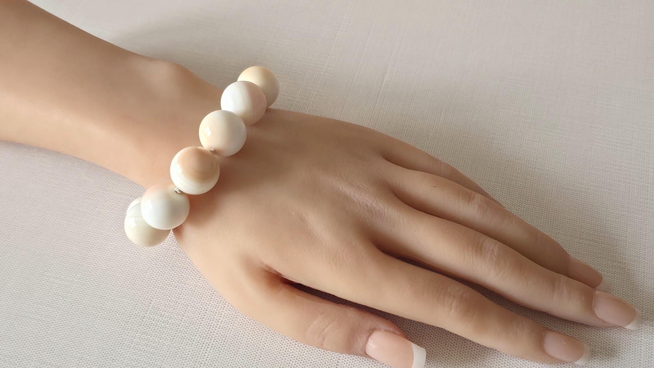 Collana di conchiglie naturali con chiusura a forma di pesce in argento in vendita 10