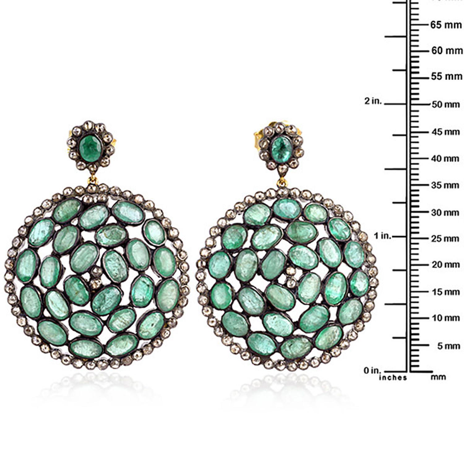 Mixed Cut Natural Connected Emerald Round Shaped Earring With Diamonds In Gold & Silver For Sale