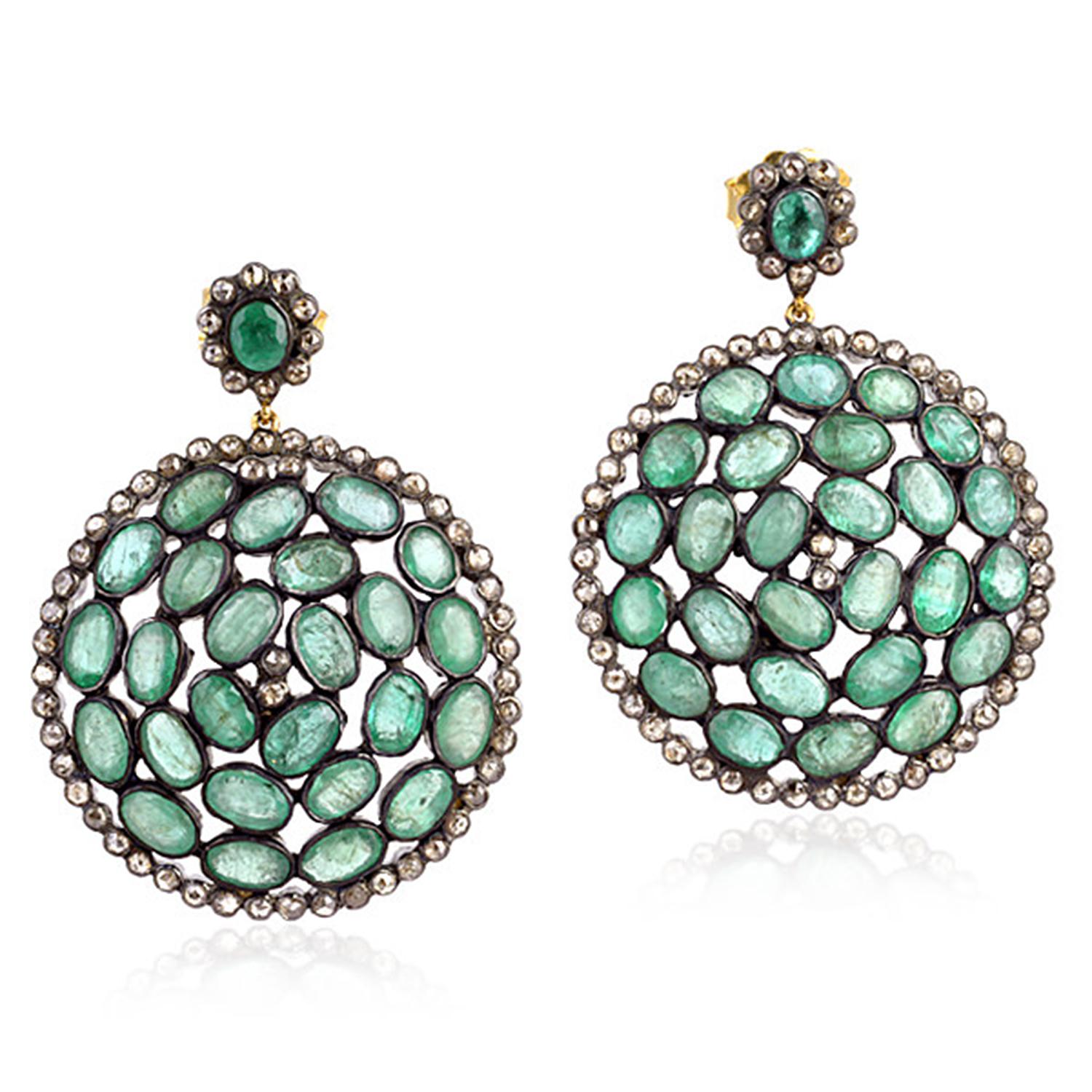 Natural Connected Emerald Round Shaped Earring With Diamonds In Gold & Silver In New Condition For Sale In New York, NY