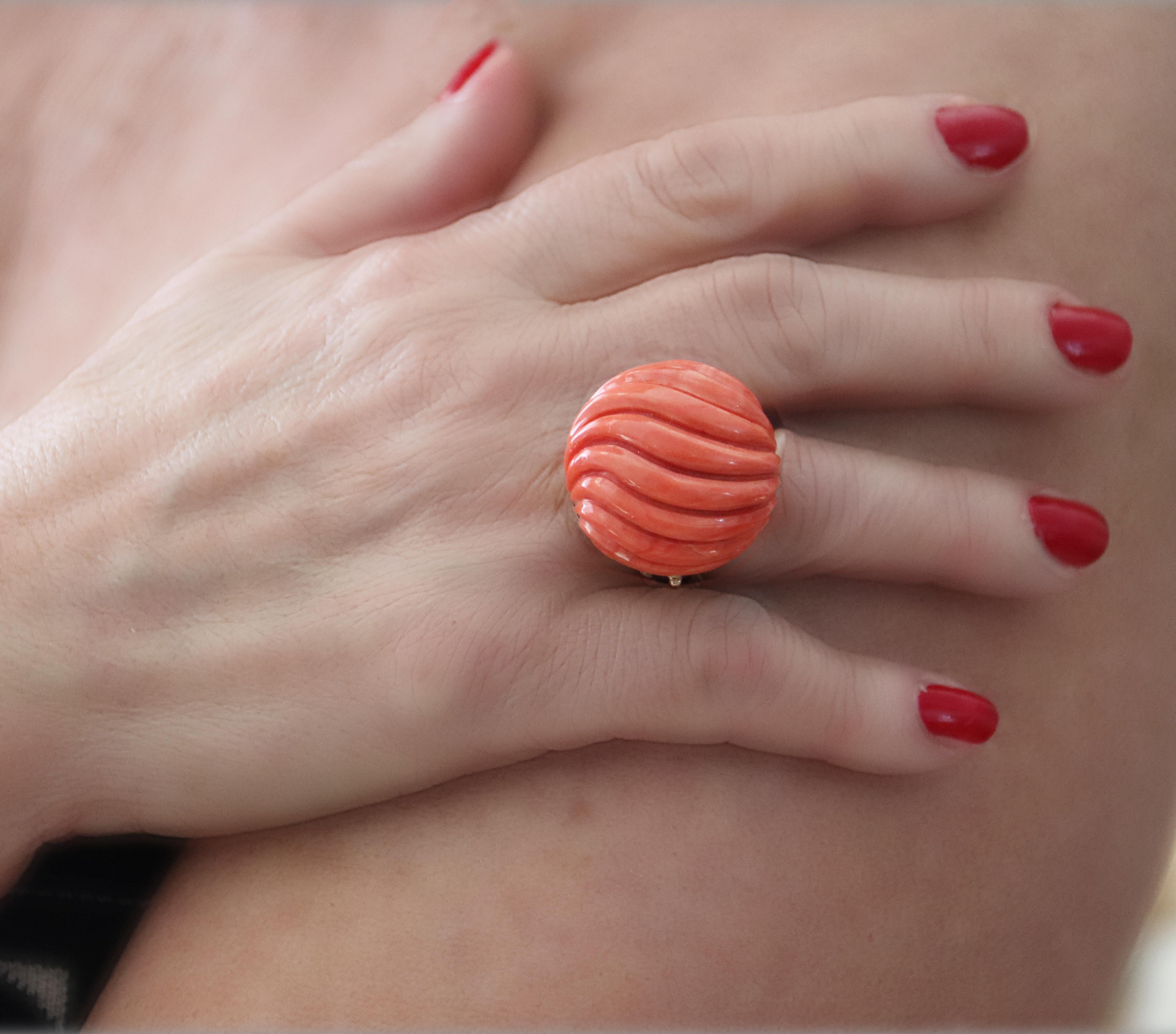 Natural Coral 18 Karat Yellow Gold Cocktail Ring For Sale 3
