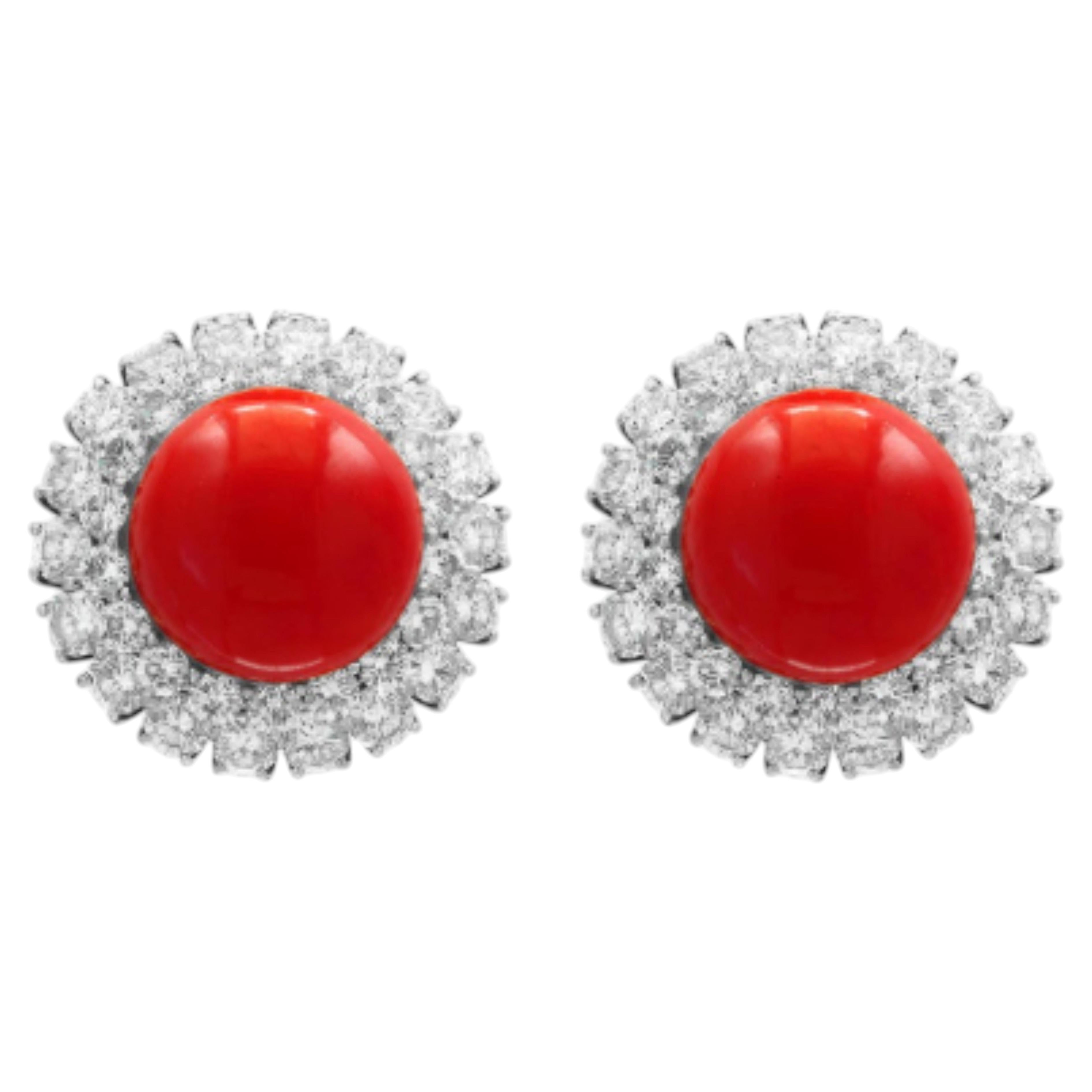 Pendientes de platino con coral y halo de diamantes, 35 ct de coral, 12 ct de diamantes en venta