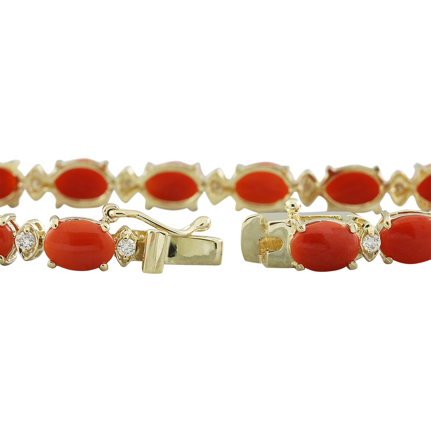 Natural Coral Diamond Bracelet In 14 Karat Yellow Gold In New Condition For Sale In Los Angeles, CA