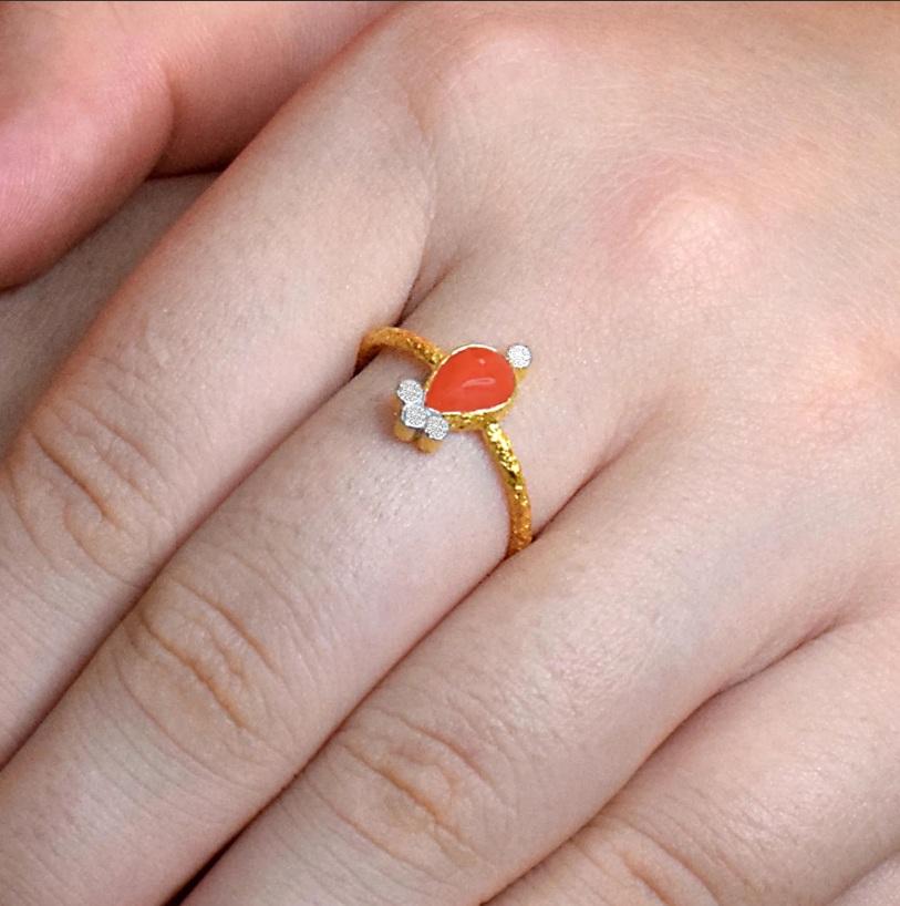 Natural Coral & Diamond Ring 14K gold In New Condition For Sale In jaipur, IN