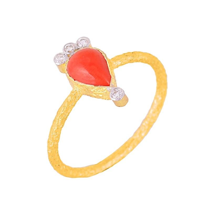 Natural Coral & Diamond Ring in 18k gold For Sale 3