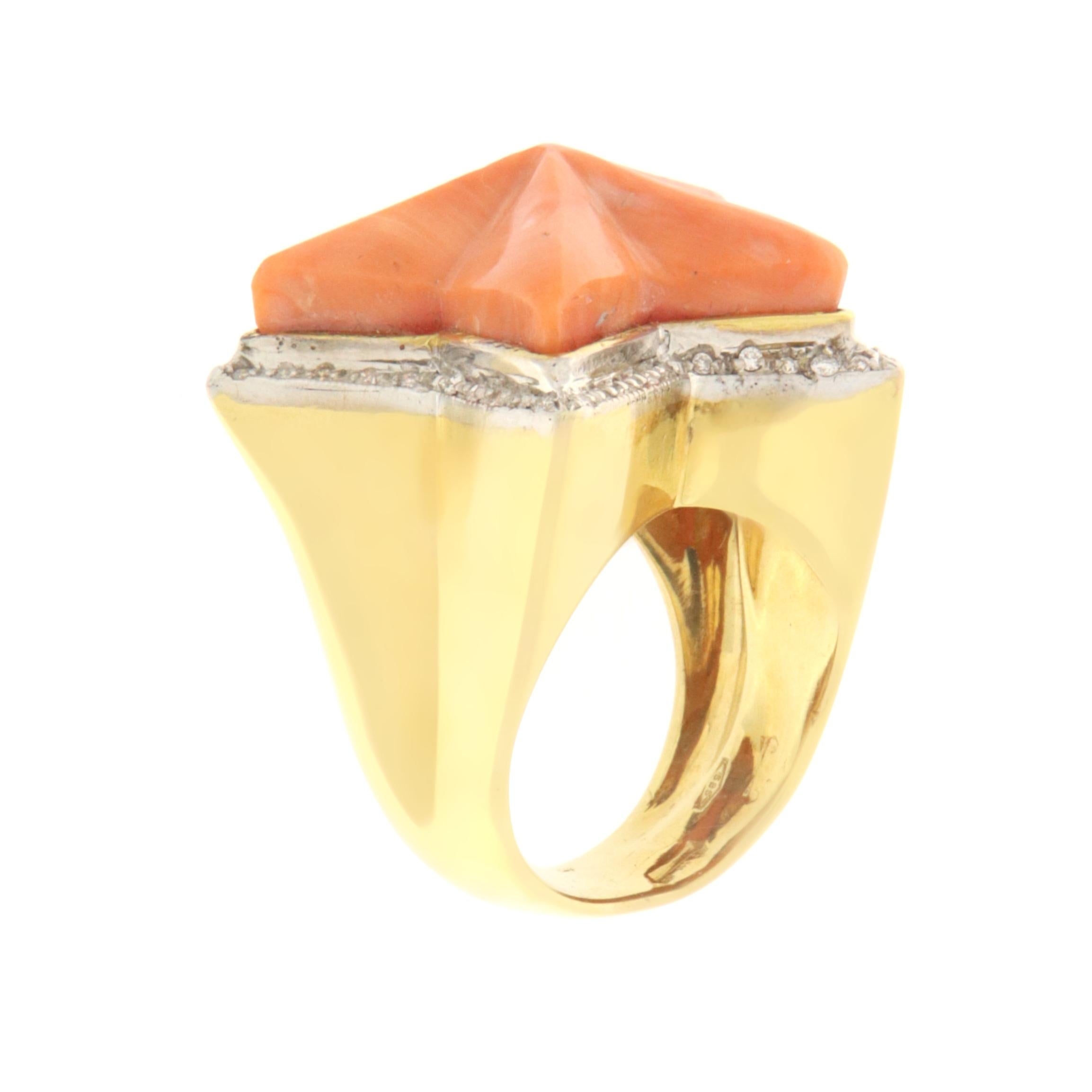 Natural Coral Diamonds 18 Karat Yellow Gold Cocktail Ring In New Condition For Sale In Marcianise, IT