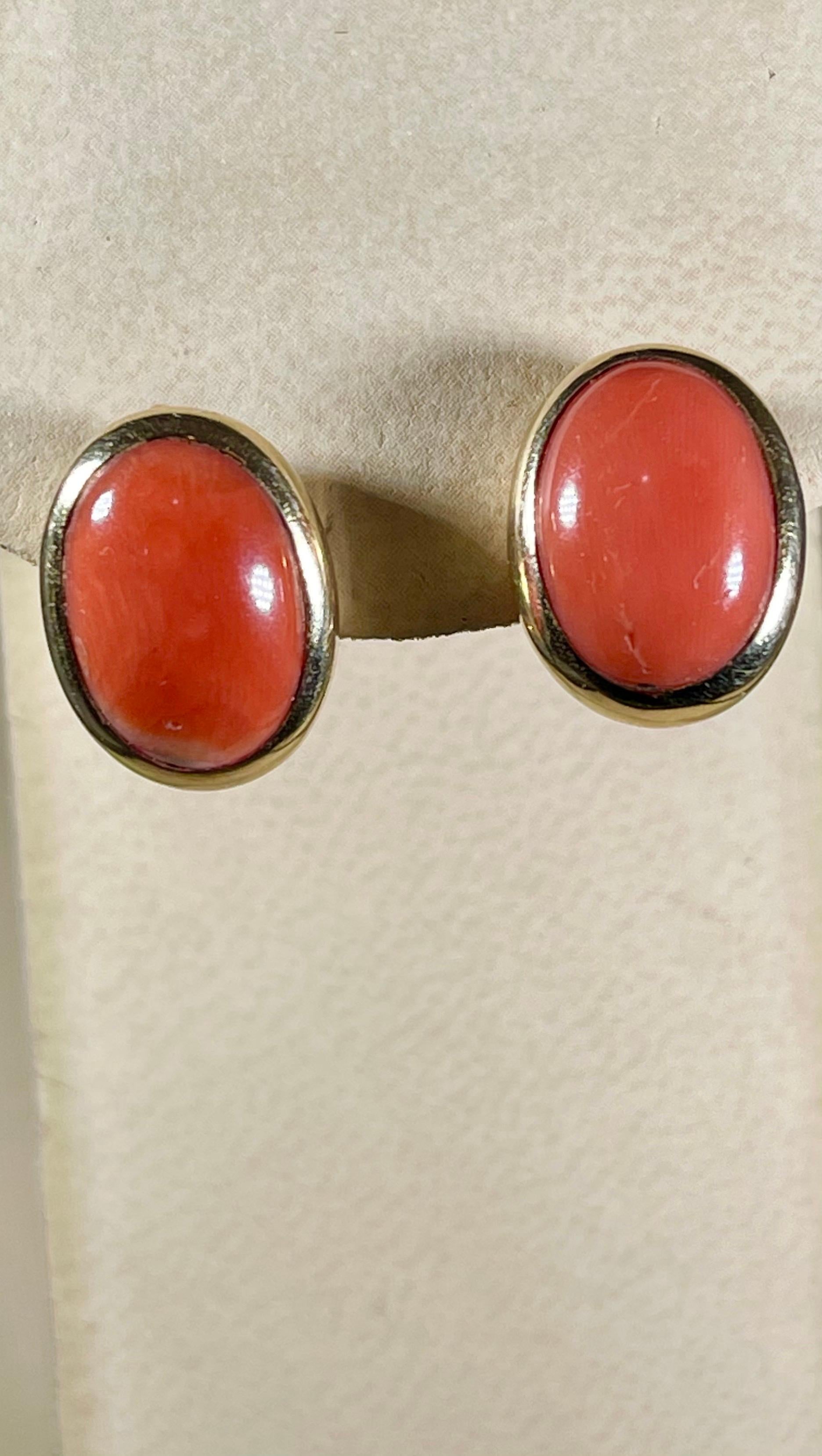 Natural Coral Simple Stud Earring in 14 Karat Yellow Gold In Excellent Condition In New York, NY