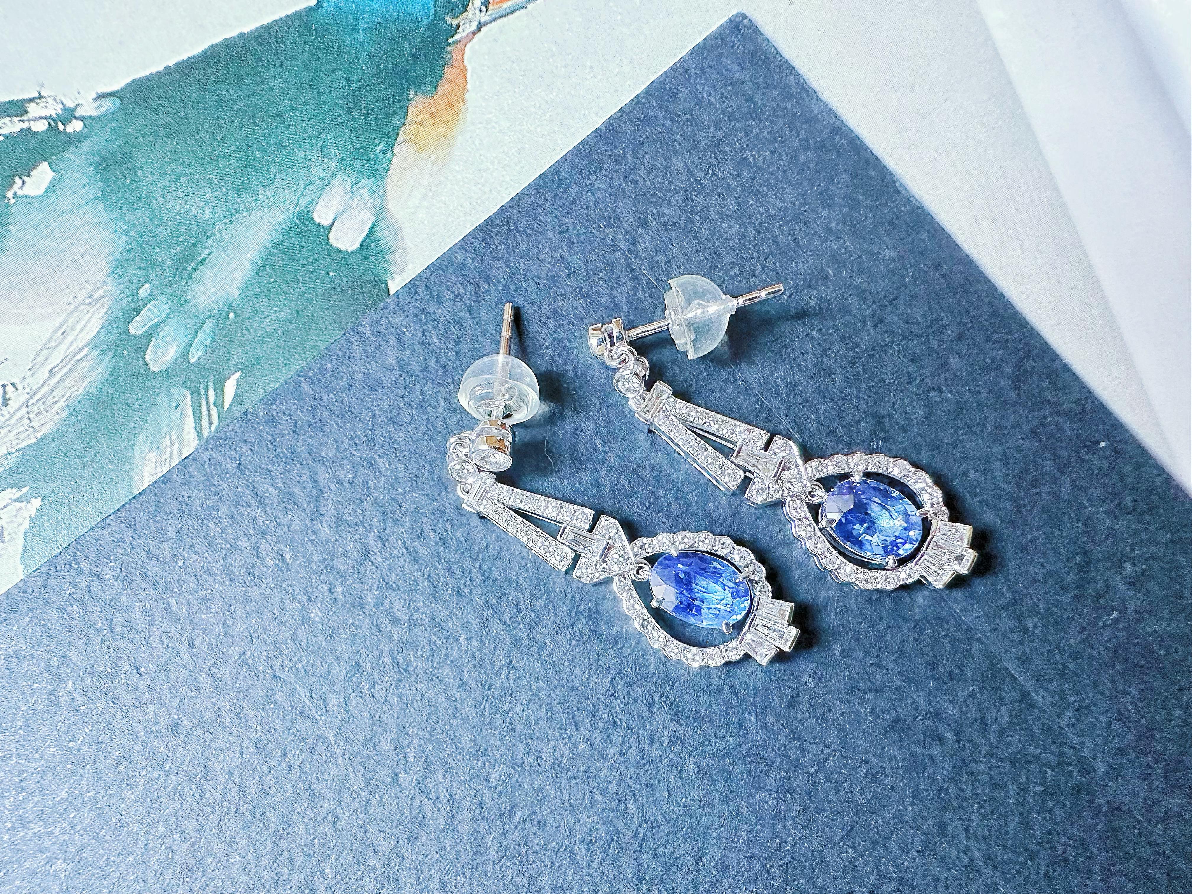 Natural Cornflower Blue Sapphire Earrings in Diamond and 18k White Gold 7