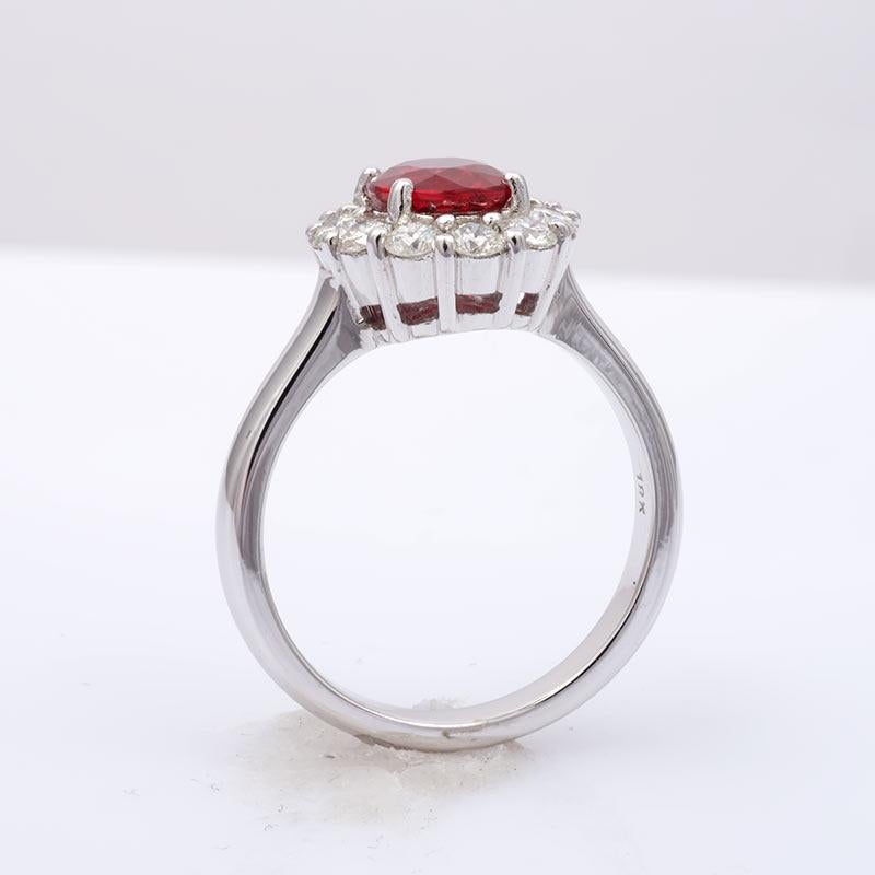 Natural Crimson Red Ruby Gemstone 1.53 cts in 18K White Gold Ring with Diamonds In New Condition For Sale In Los Angeles, CA