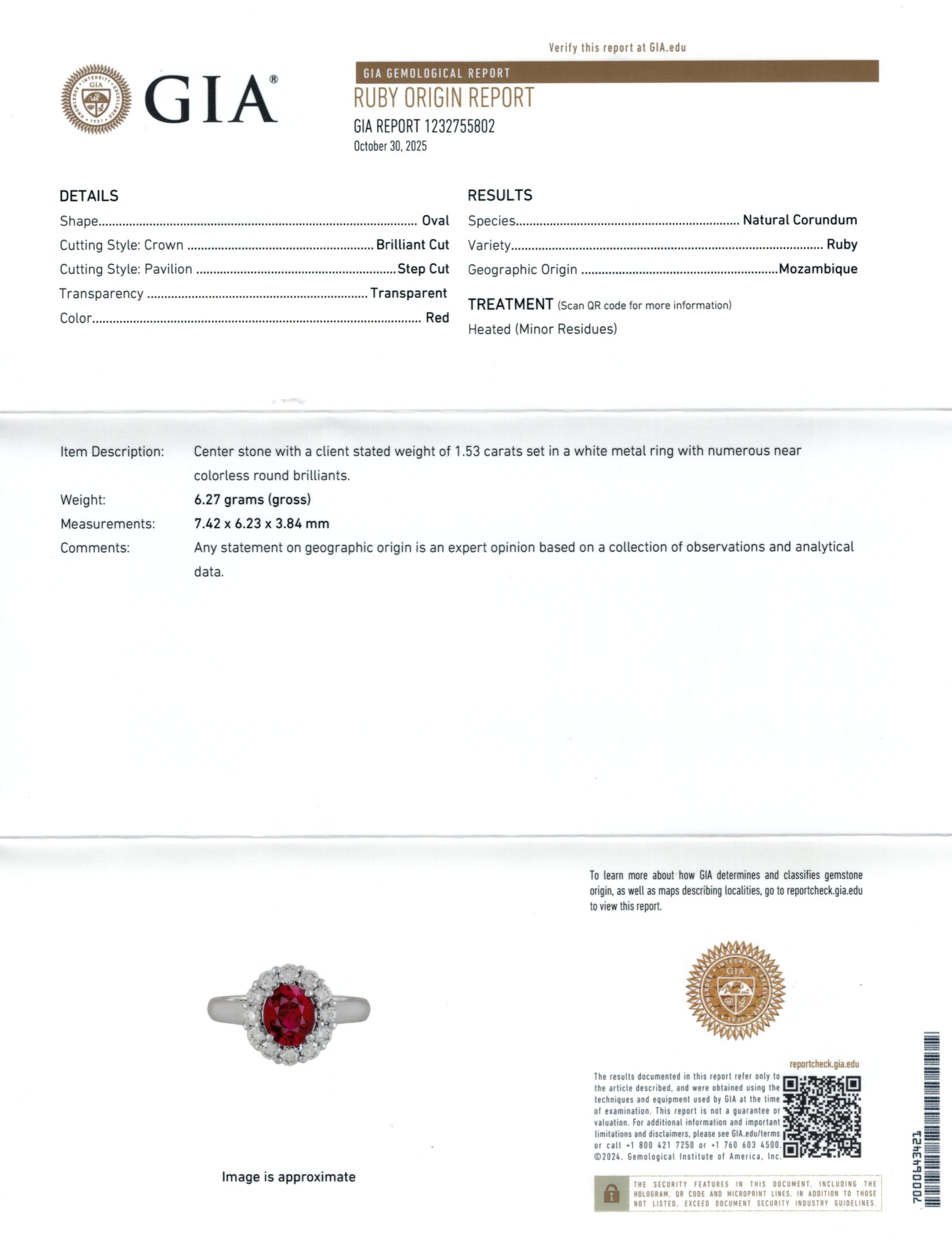 da uomo o donna Gemma di rubino rosso cremisi naturale da 1,53 carati in anello d'oro bianco 18 carati con diamanti in vendita