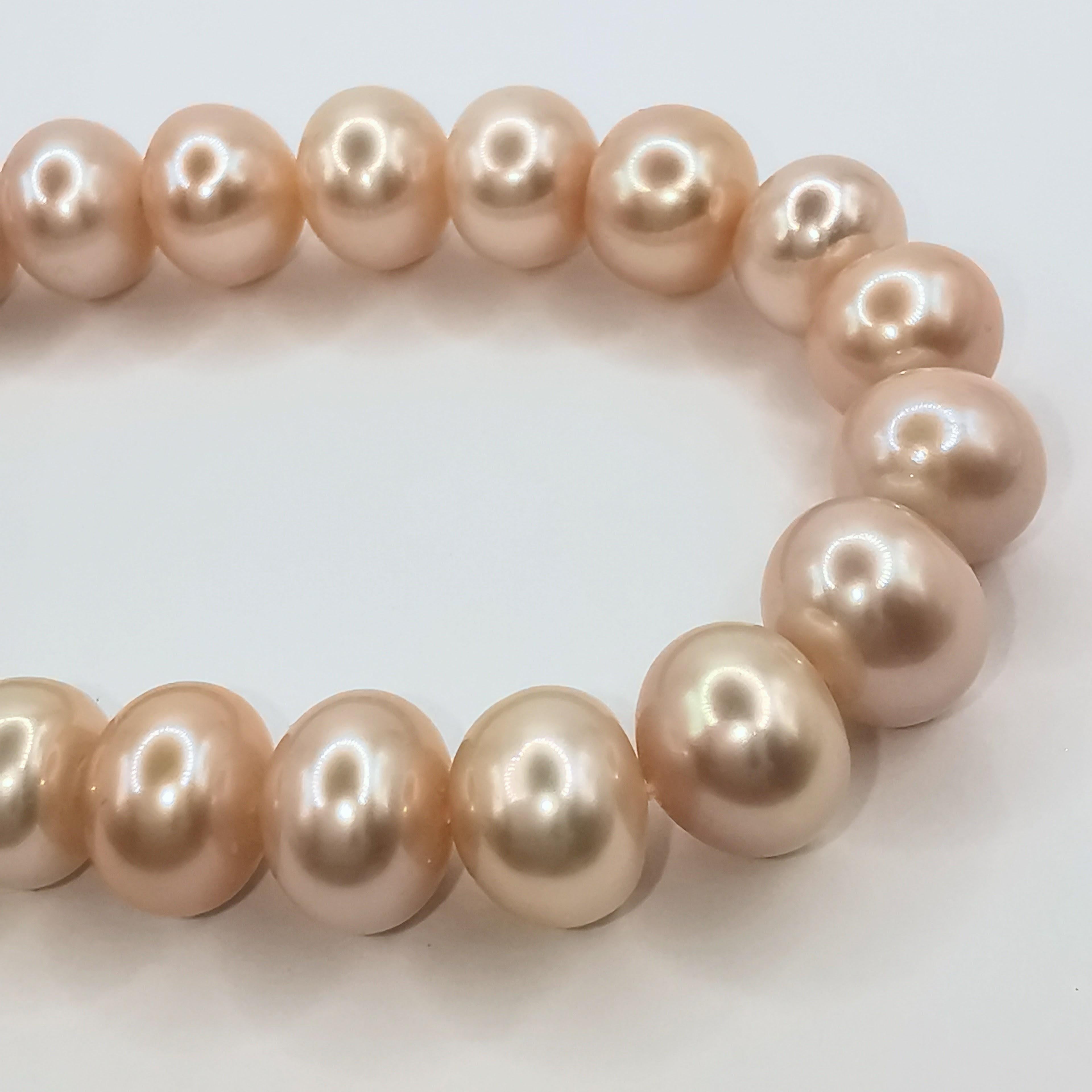Bracelet de perles de culture roses naturelles avec fermoir en or jaune 14 carats Neuf à Wan Chai District, HK