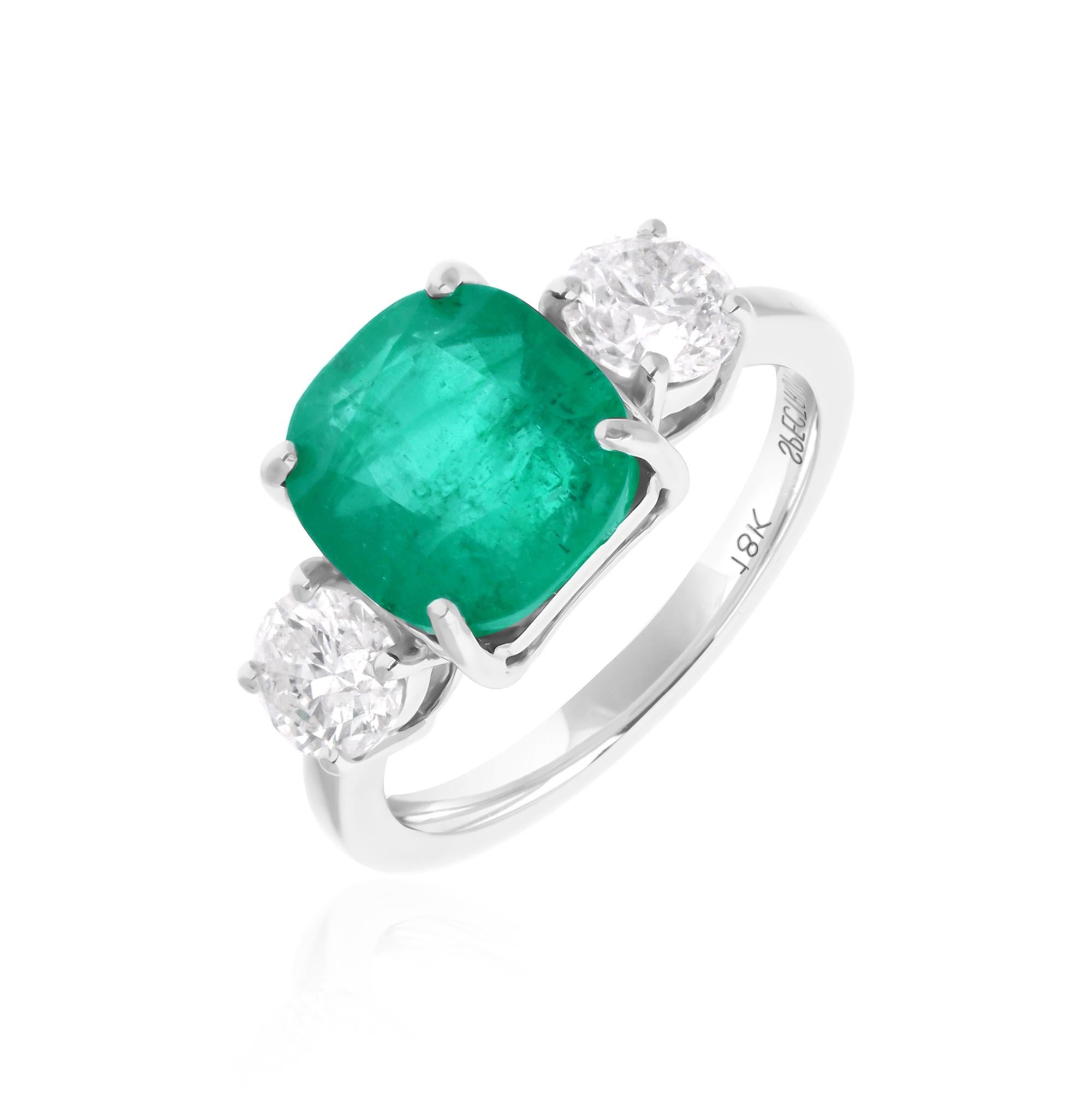 Im Angebot: Natürlicher kugelförmiger sambischer Smaragd-Diamant-Drei-Stein-Ring 14 Karat Weißgold () 7