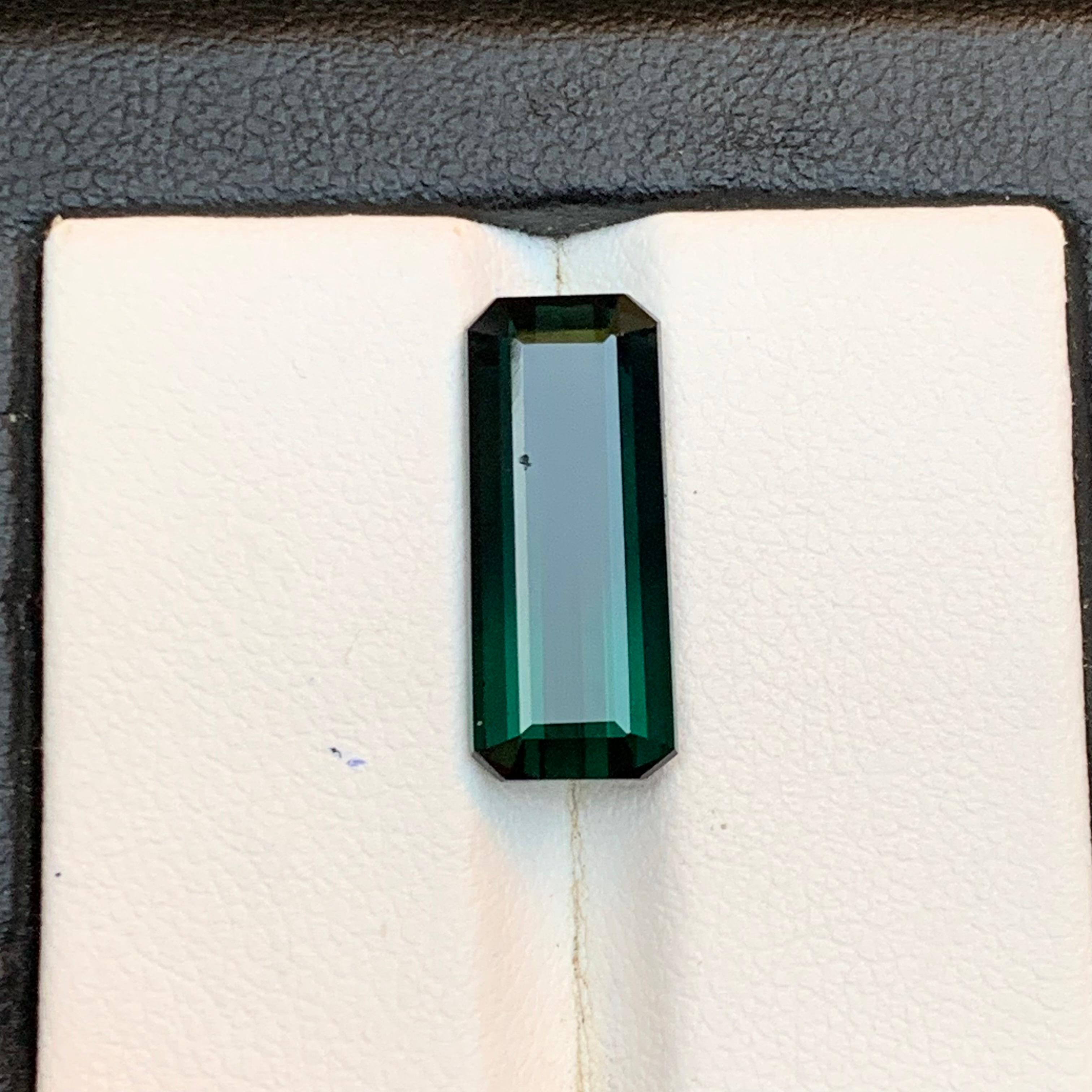 Natürlicher dunkelblauer grüner Turmalin 5.98 Ct Smaragdschliff Loser Edelstein für Ring (Zeitgenössisch) im Angebot