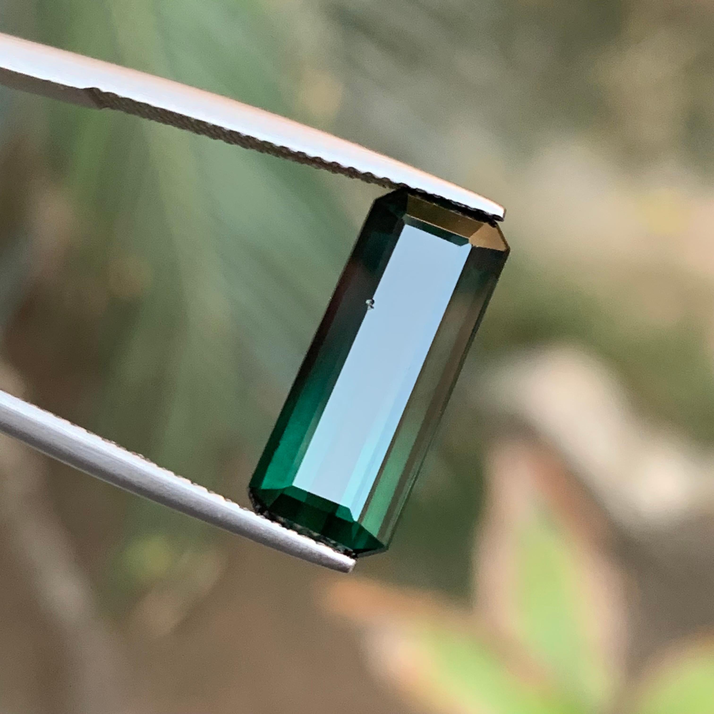 Natürlicher dunkelblauer grüner Turmalin 5.98 Ct Smaragdschliff Loser Edelstein für Ring im Zustand „Neu“ im Angebot in Peshawar, PK