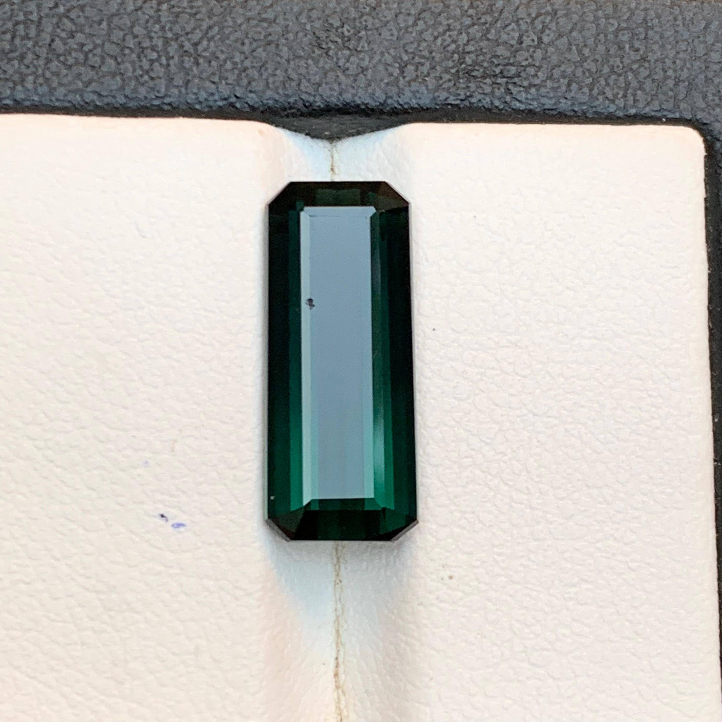 Natürlicher dunkelblauer grüner Turmalin 5.98 Ct Smaragdschliff Loser Edelstein für Ring für Damen oder Herren im Angebot