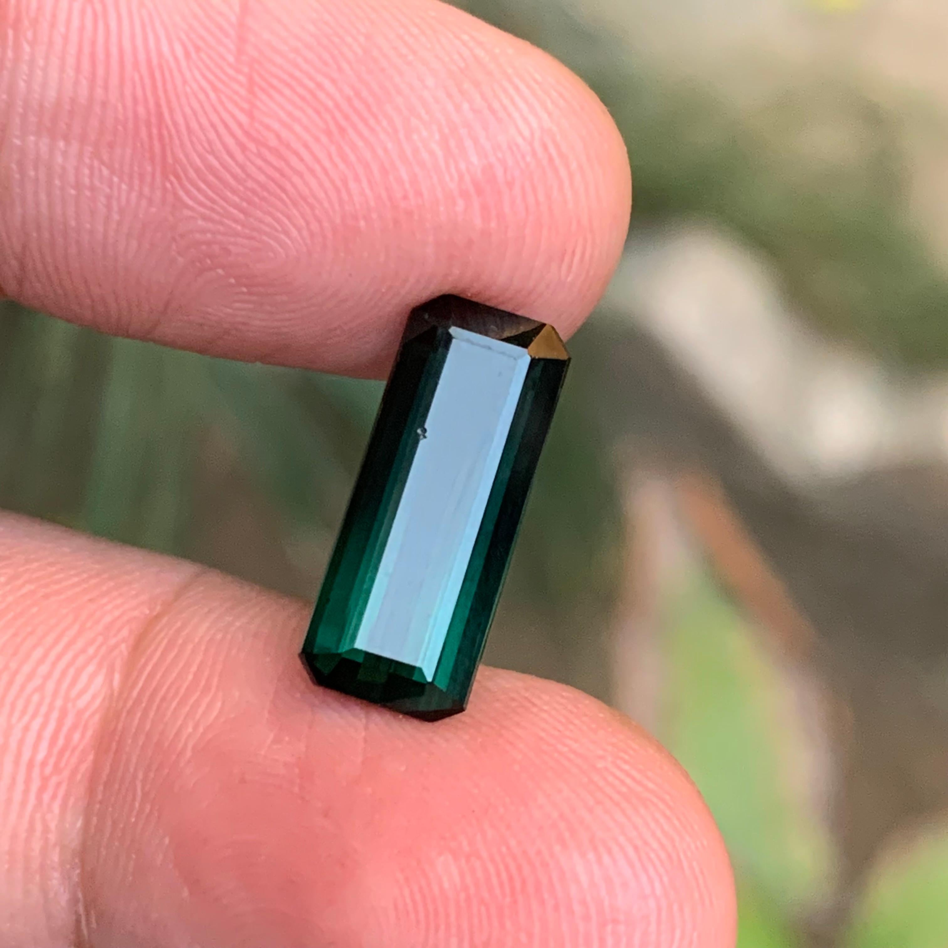 Natürlicher dunkelblauer grüner Turmalin 5.98 Ct Smaragdschliff Loser Edelstein für Ring im Angebot 1