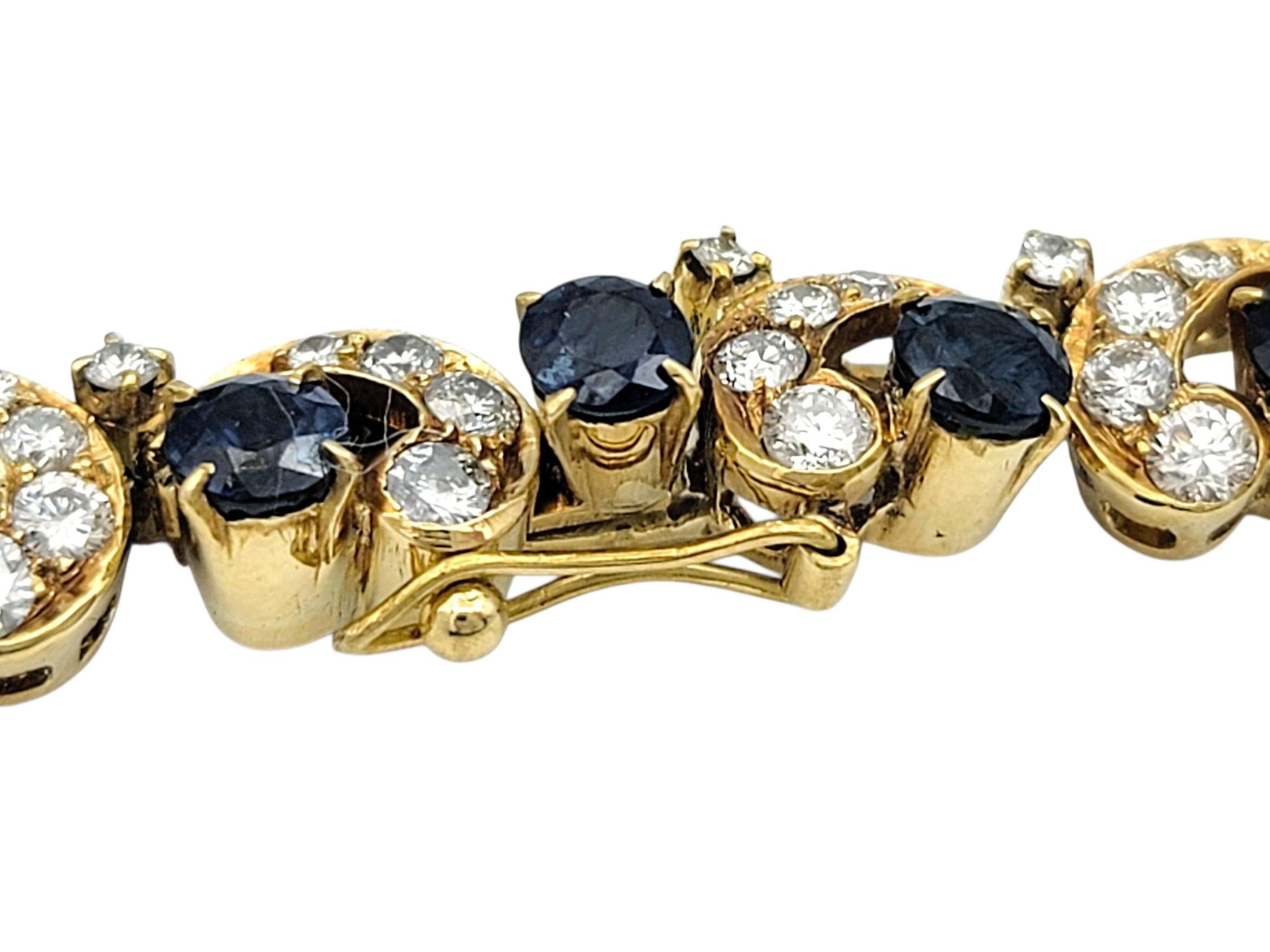 Collier pendentif en or jaune 18 carats avec saphir bleu foncé naturel et diamant Bon état - En vente à Scottsdale, AZ