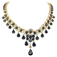 Collier pendentif en or jaune 18 carats avec saphir bleu foncé naturel et diamant