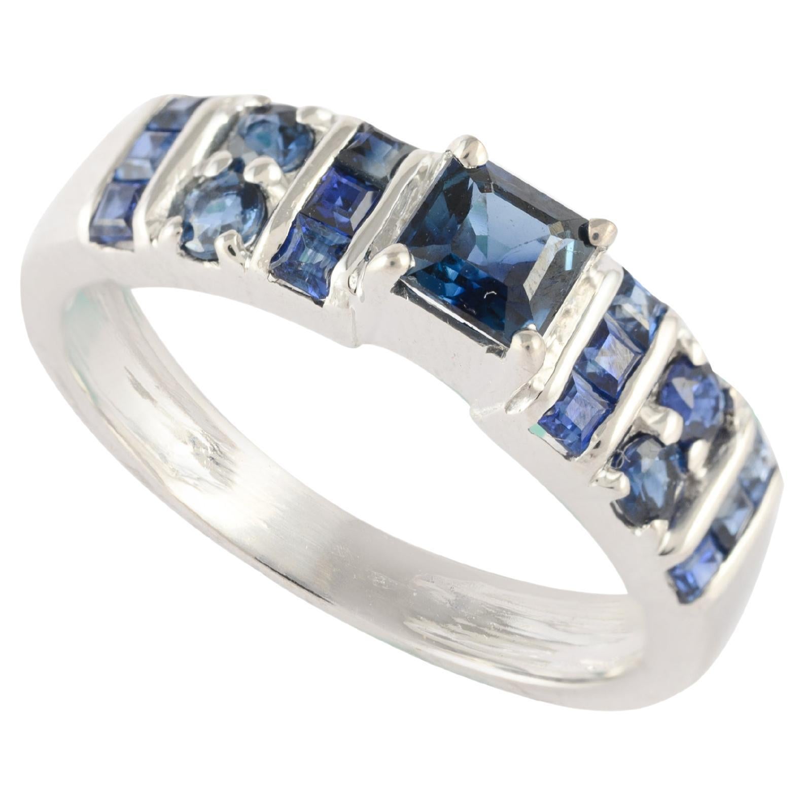 Bague unisexe faite à la main en or blanc massif 14 carats avec saphir bleu foncé naturel