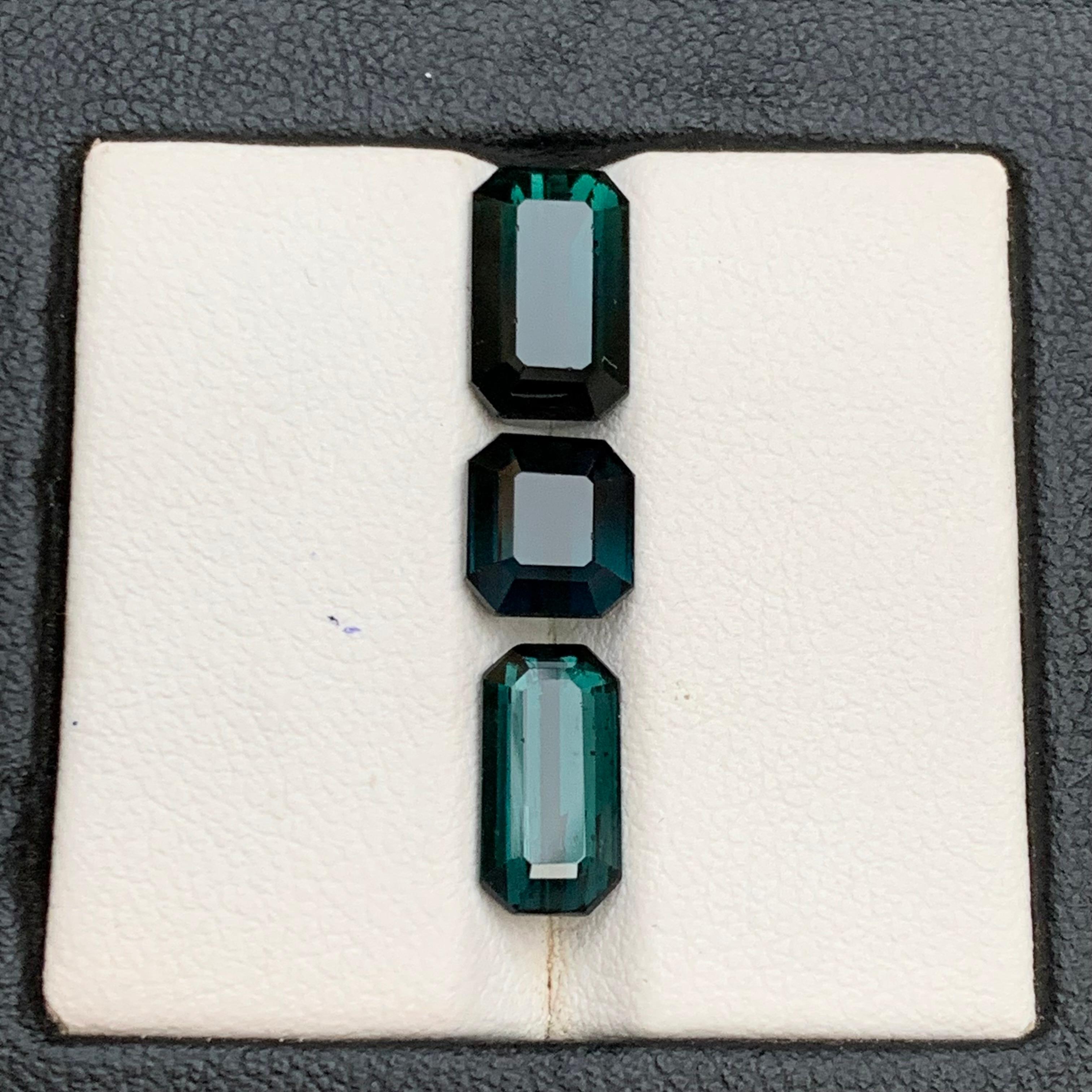 Nature Indicolite scura, tormalina verde 6,66 carati taglio smeraldo Gemme sciolte in vendita 6