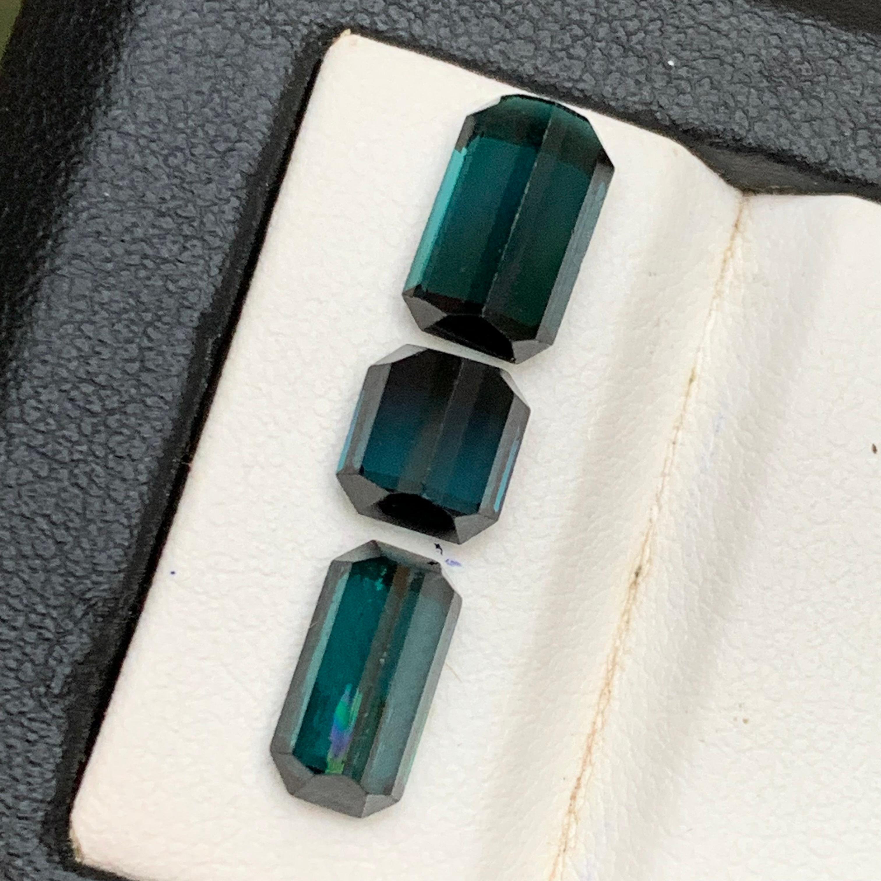 Nature Indicolite scura, tormalina verde 6,66 carati taglio smeraldo Gemme sciolte In condizioni Nuovo in vendita a Peshawar, PK