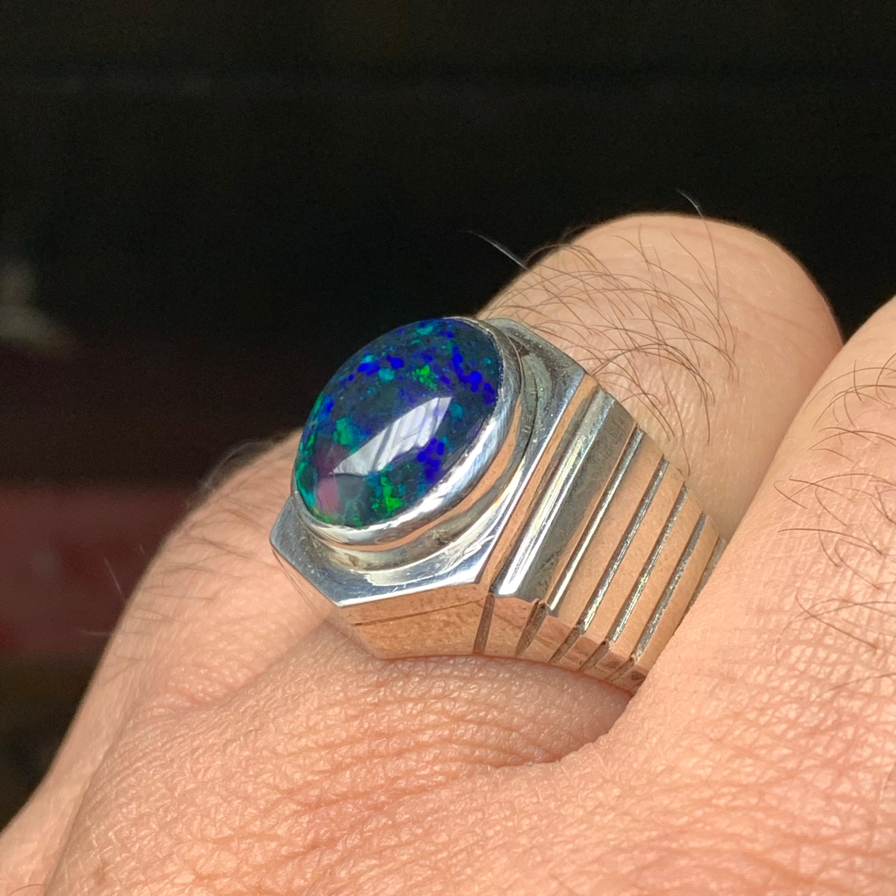 Natürlicher tiefblauer Opal Ring in 925 Sterling Silber - Handgefertigt mit Farbspiel im Angebot 6