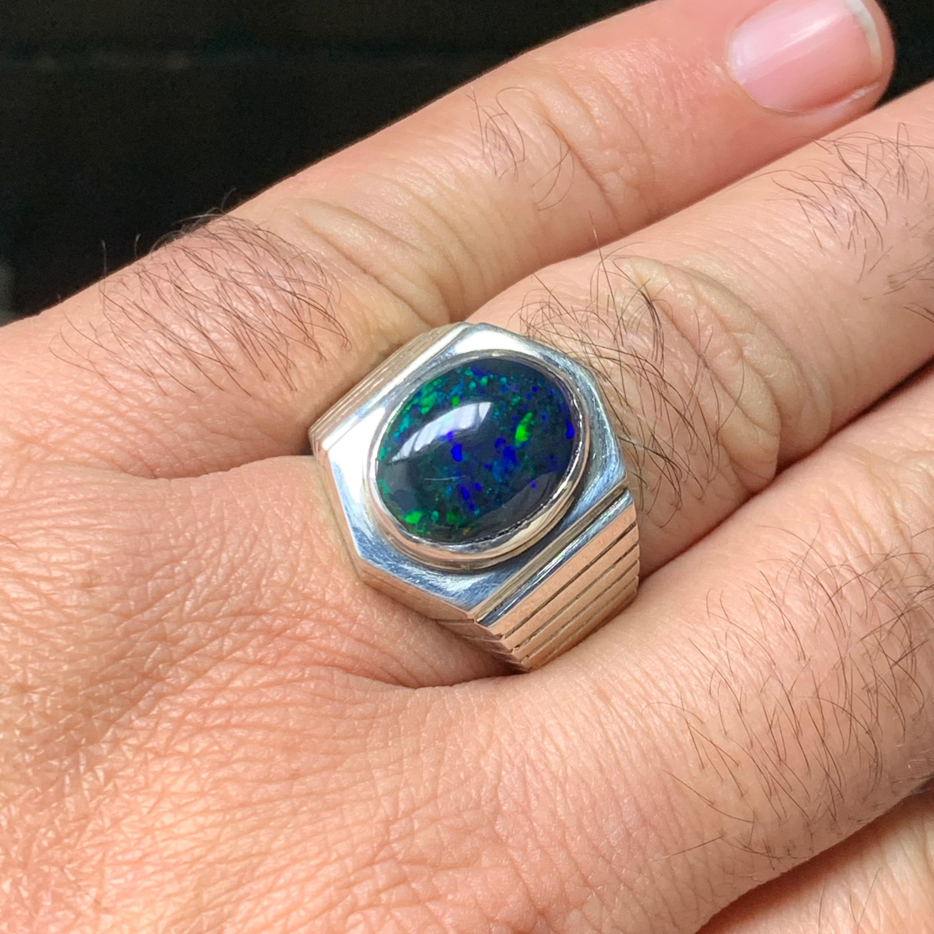 Natürlicher tiefblauer Opal Ring in 925 Sterling Silber - Handgefertigt mit Farbspiel im Angebot 2