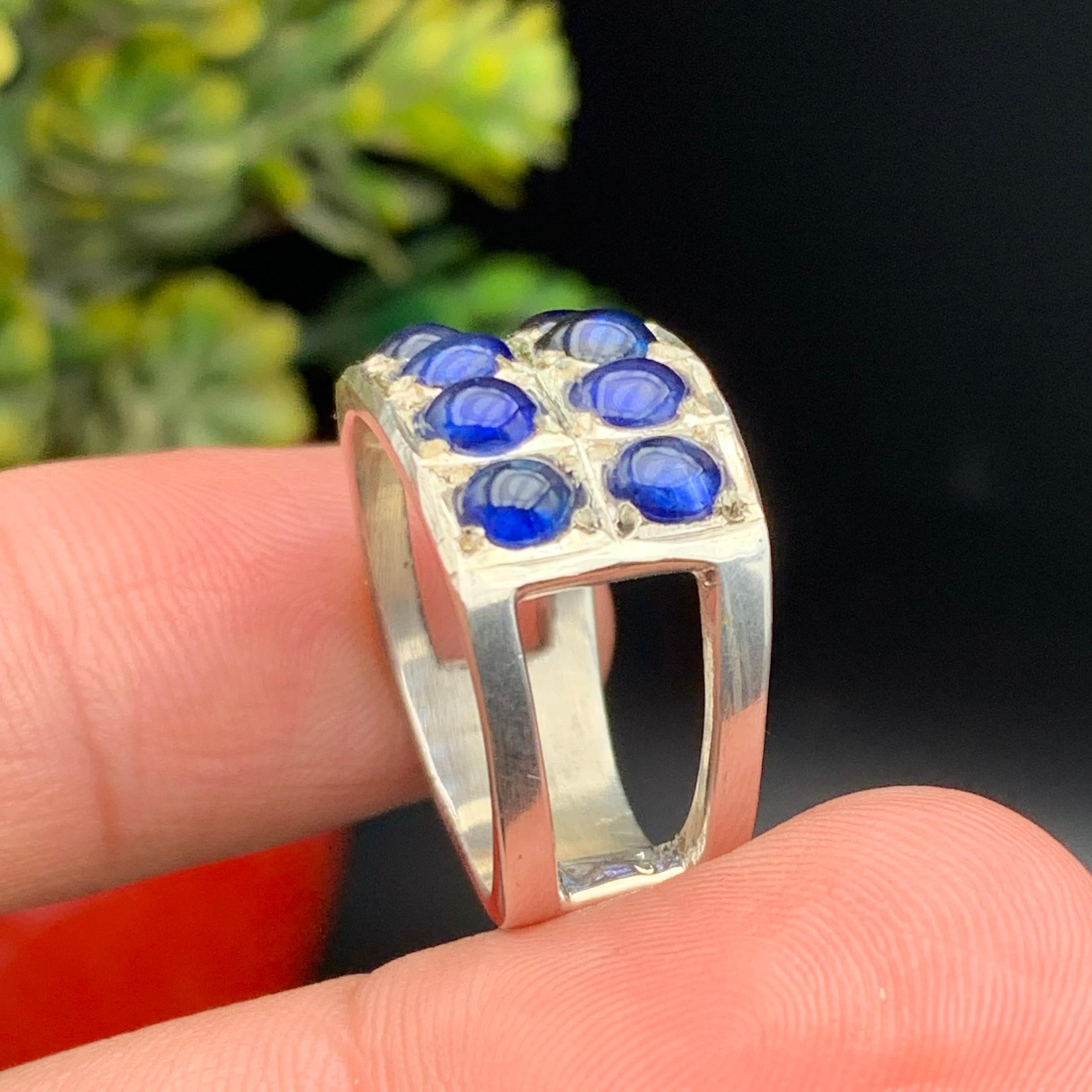 Anello a fascia con gemme di zaffiro blu profondo Nature in argento 925 - Fatto a mano in vendita 5