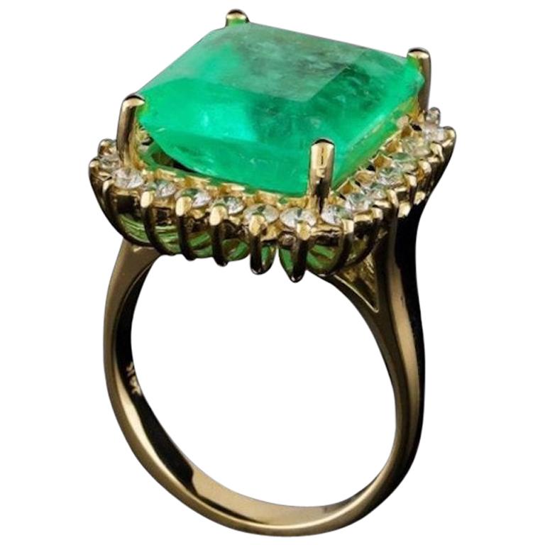 Natural Deep Emerald 14 Karat White Gold Diamond Ring for Her For Sale