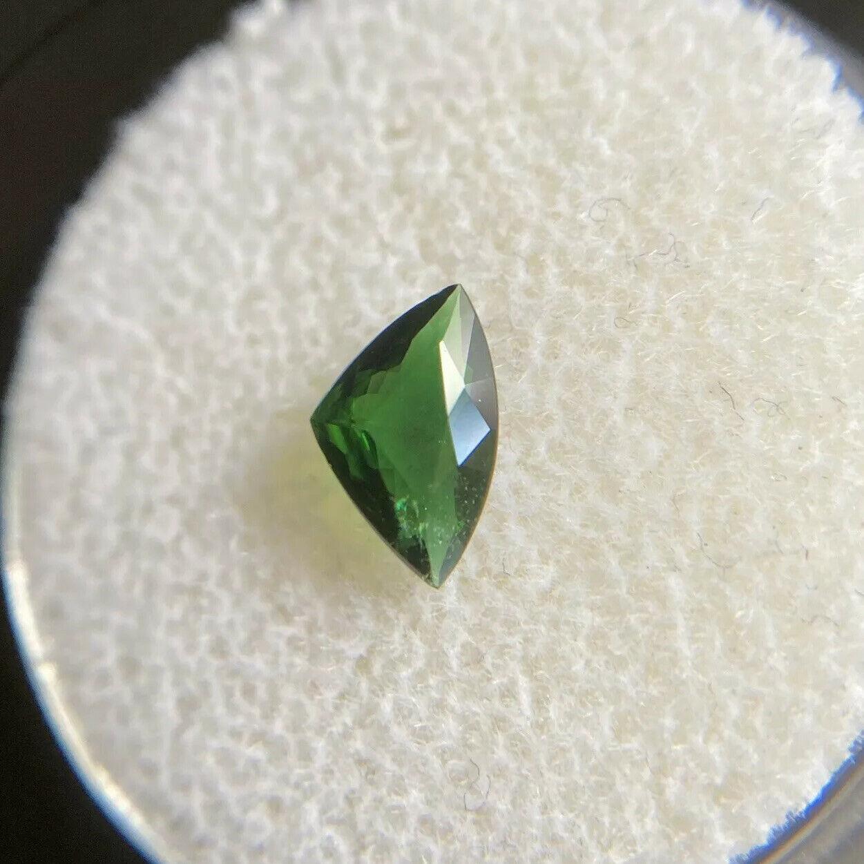 Natural Deep Green Chrome Tourmaline 0.49ct Trillion Triangle Cut Rare Gem In New Condition For Sale In Birmingham, GB
