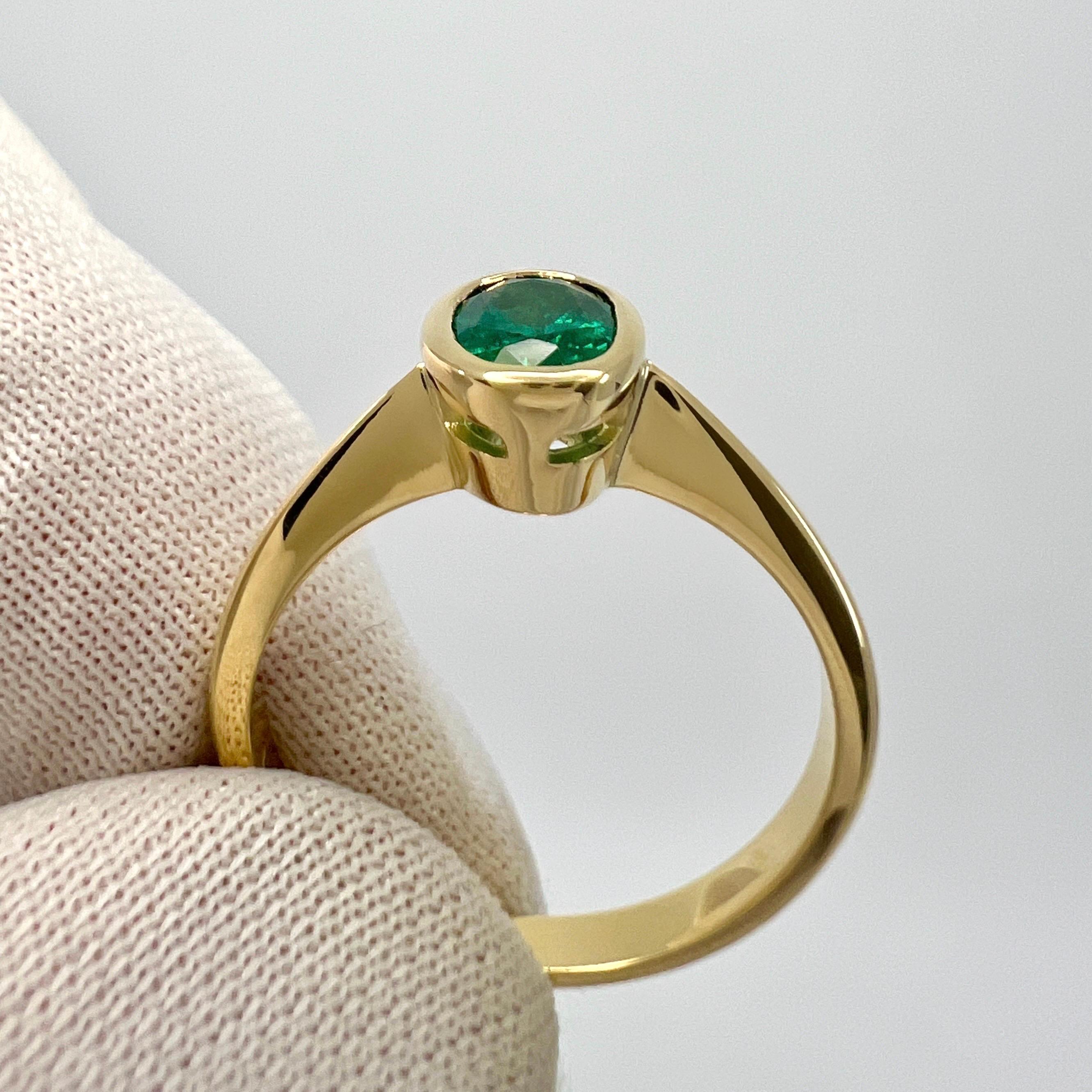 Natural Deep Green Emerald Oval Cut 18k Yellow Gold Rubover Bezel Solitaire Ring For Sale 1