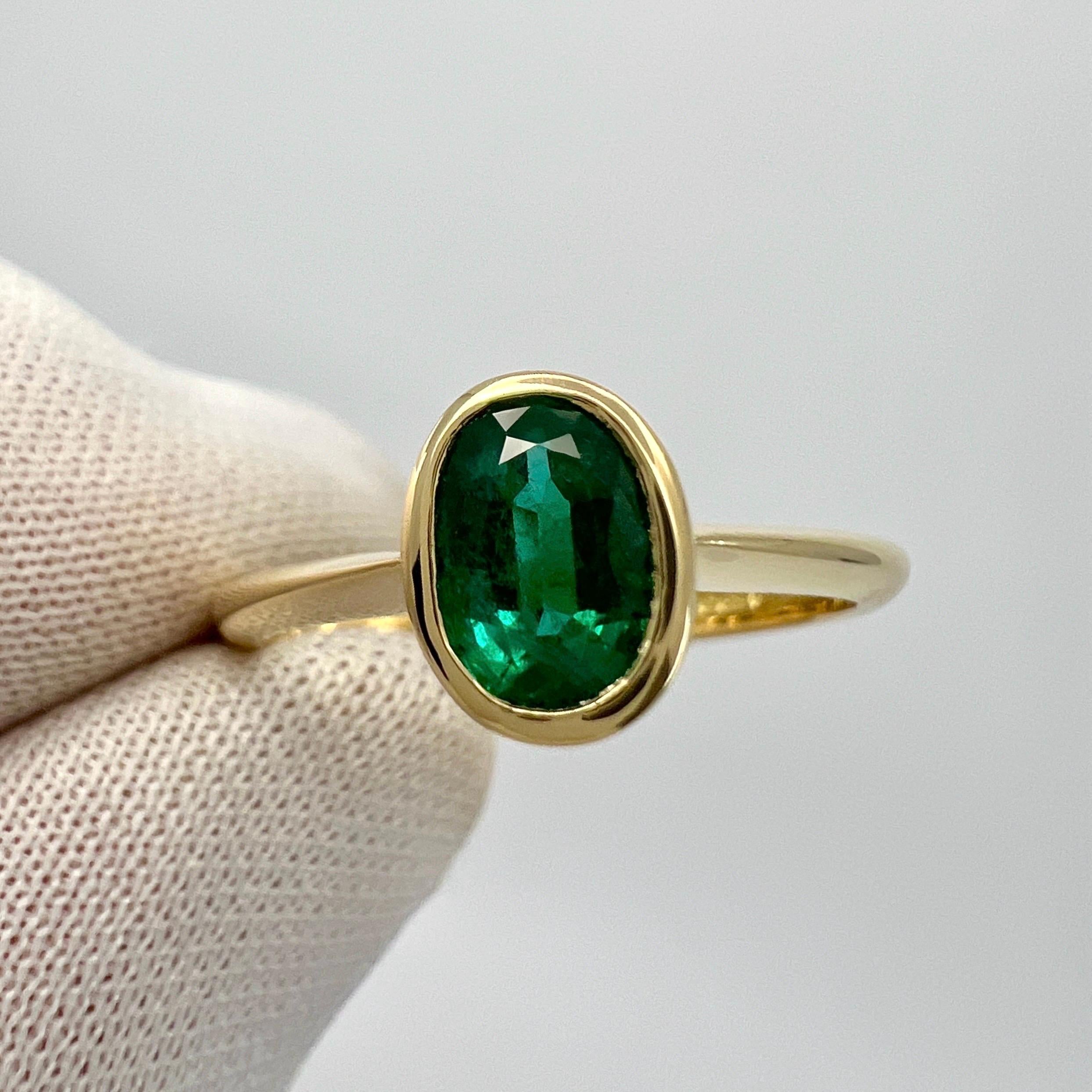 Natural Deep Green Emerald Oval Cut 18k Yellow Gold Rubover Bezel Solitaire Ring For Sale 5