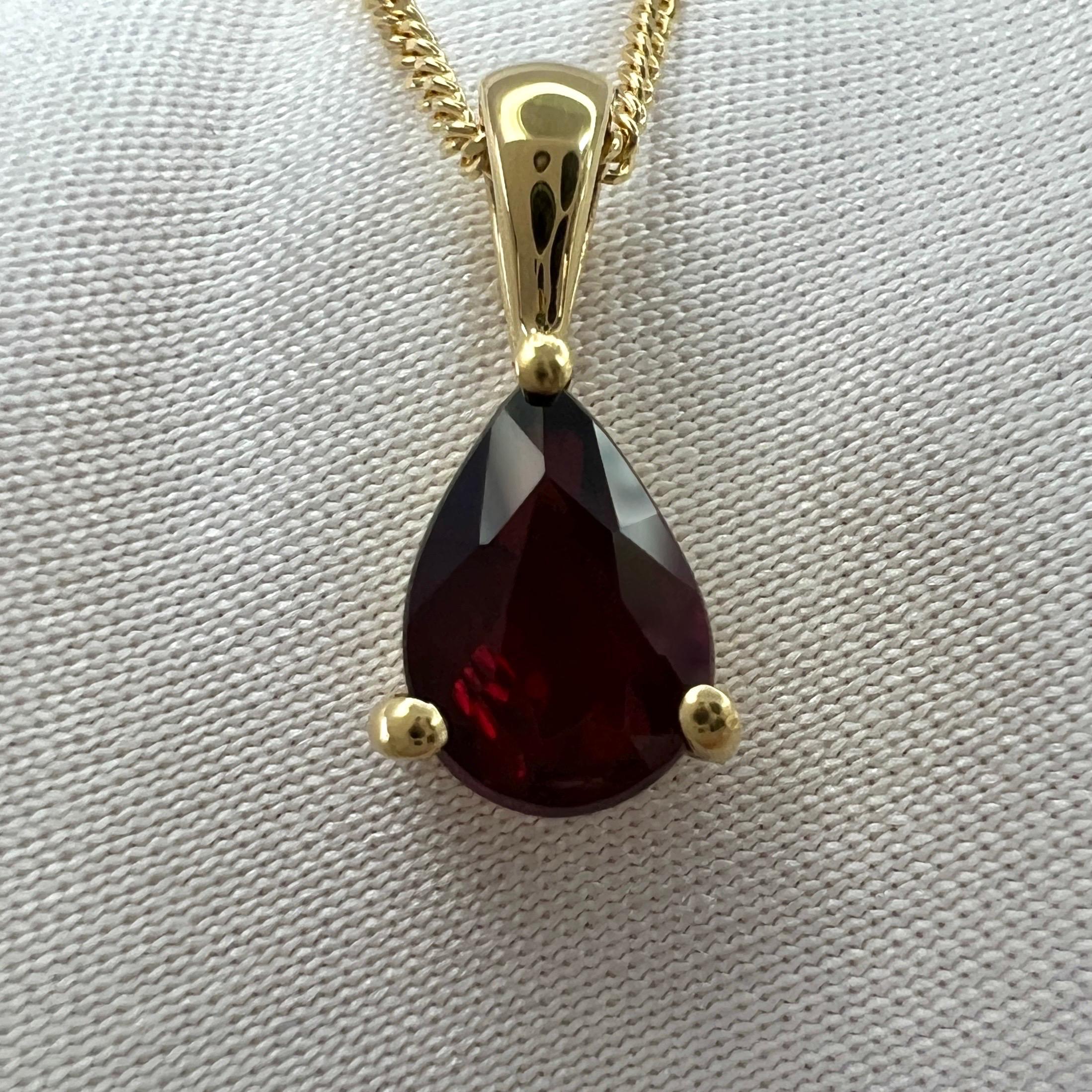 Natural Deep Red Spinel Pear Teadrop Cut 18k Gold Solitaire Pendant Necklace In New Condition In Birmingham, GB