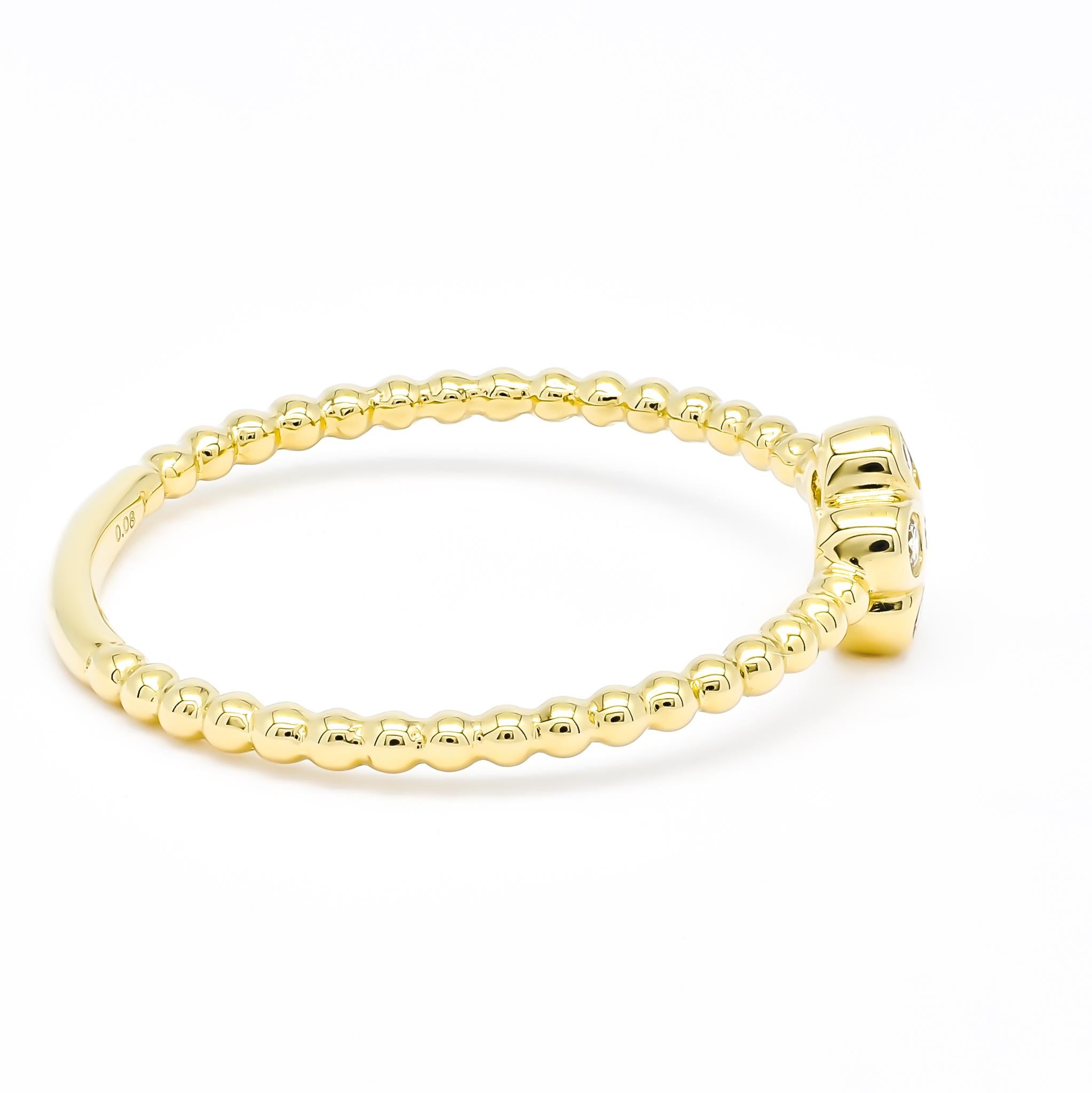 Diamant naturel 0,08 carats Bague empilable en or jaune 18KT avec motif floral en vente 3