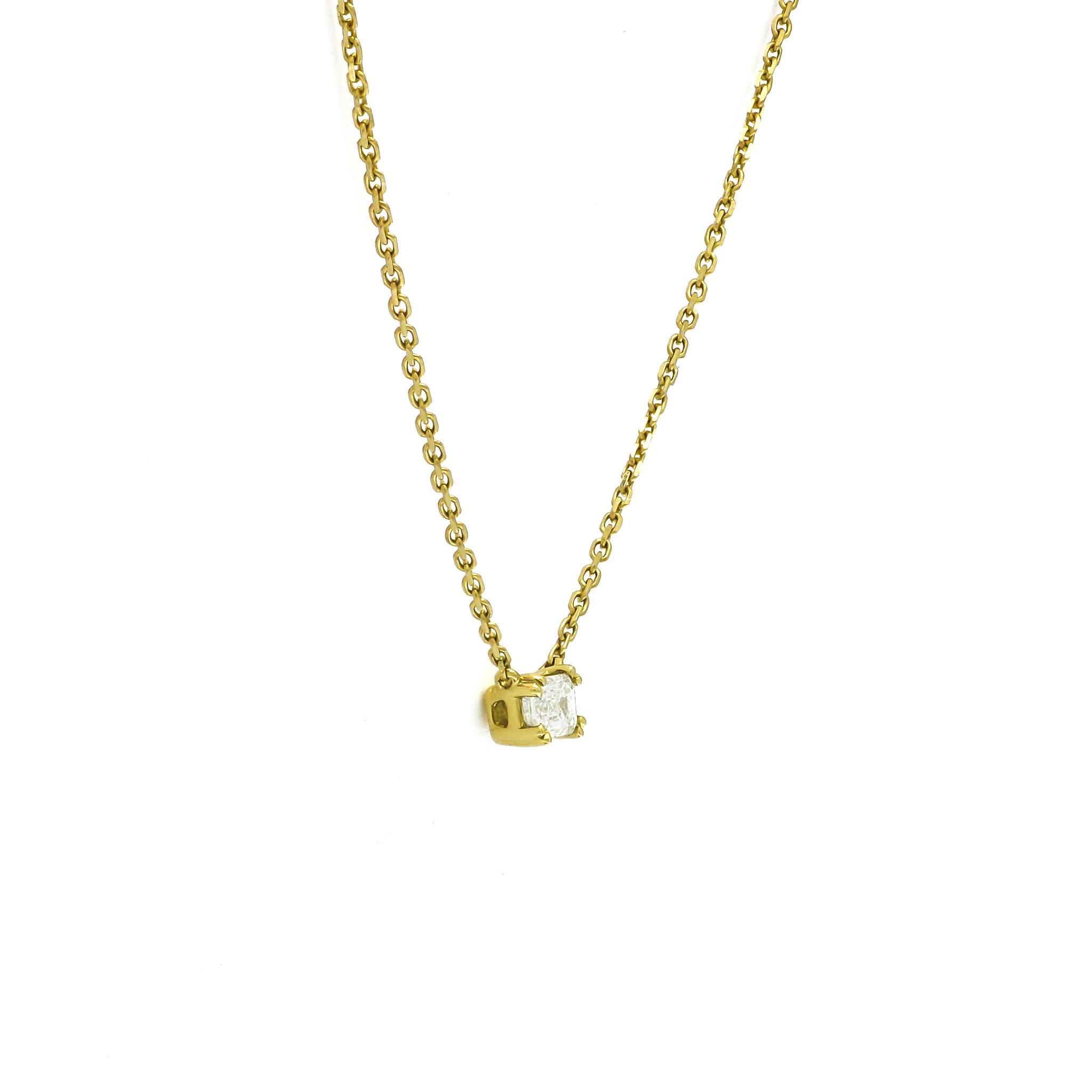 Modern Natural Diamond 0.11CT 18Karat Yellow Gold Emerald Cut Necklace For Sale