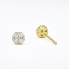 Natural Diamond 0.15 carats 18 Karat Yellow Gold Flower Shape Stud Earrings
