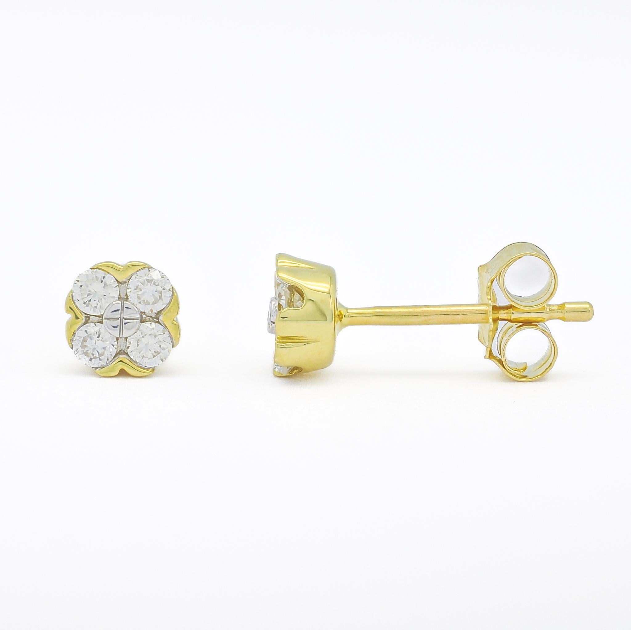 Modern Natural Diamond 0.15 carats 18 Karat Yellow Gold Flower Shape Stud Earrings  For Sale
