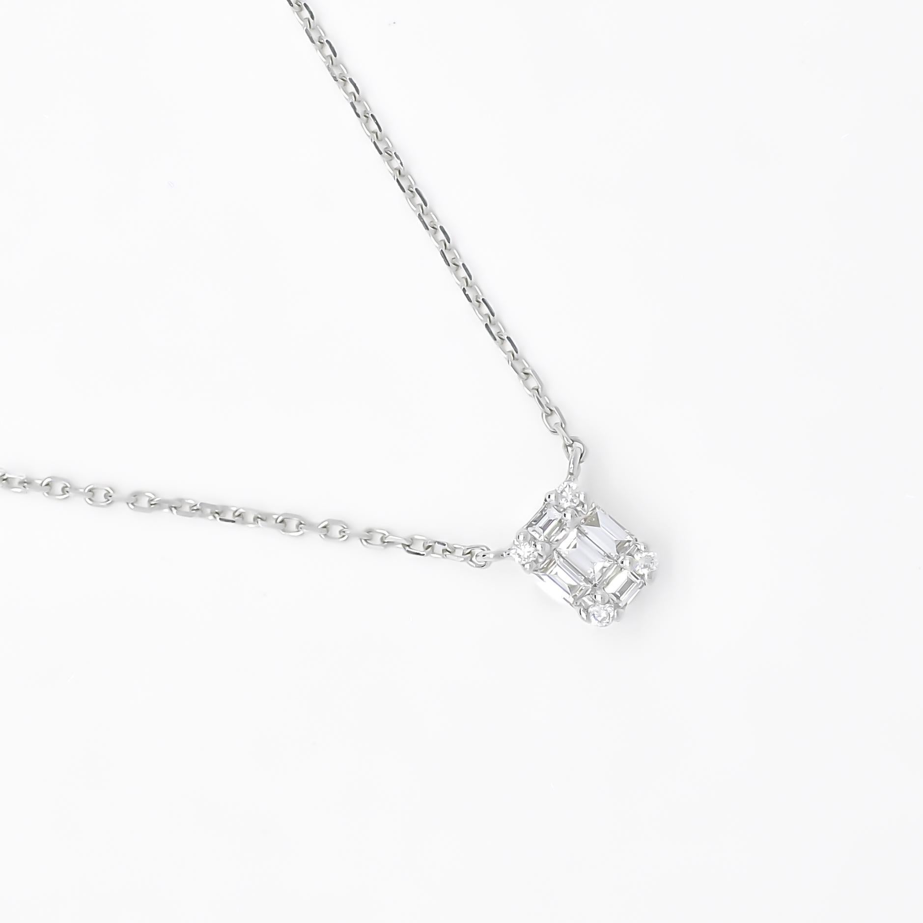 Moderno Diamante naturale da 0,15 carati in oro bianco 18 KT Ciondolo a catena semplice in vendita