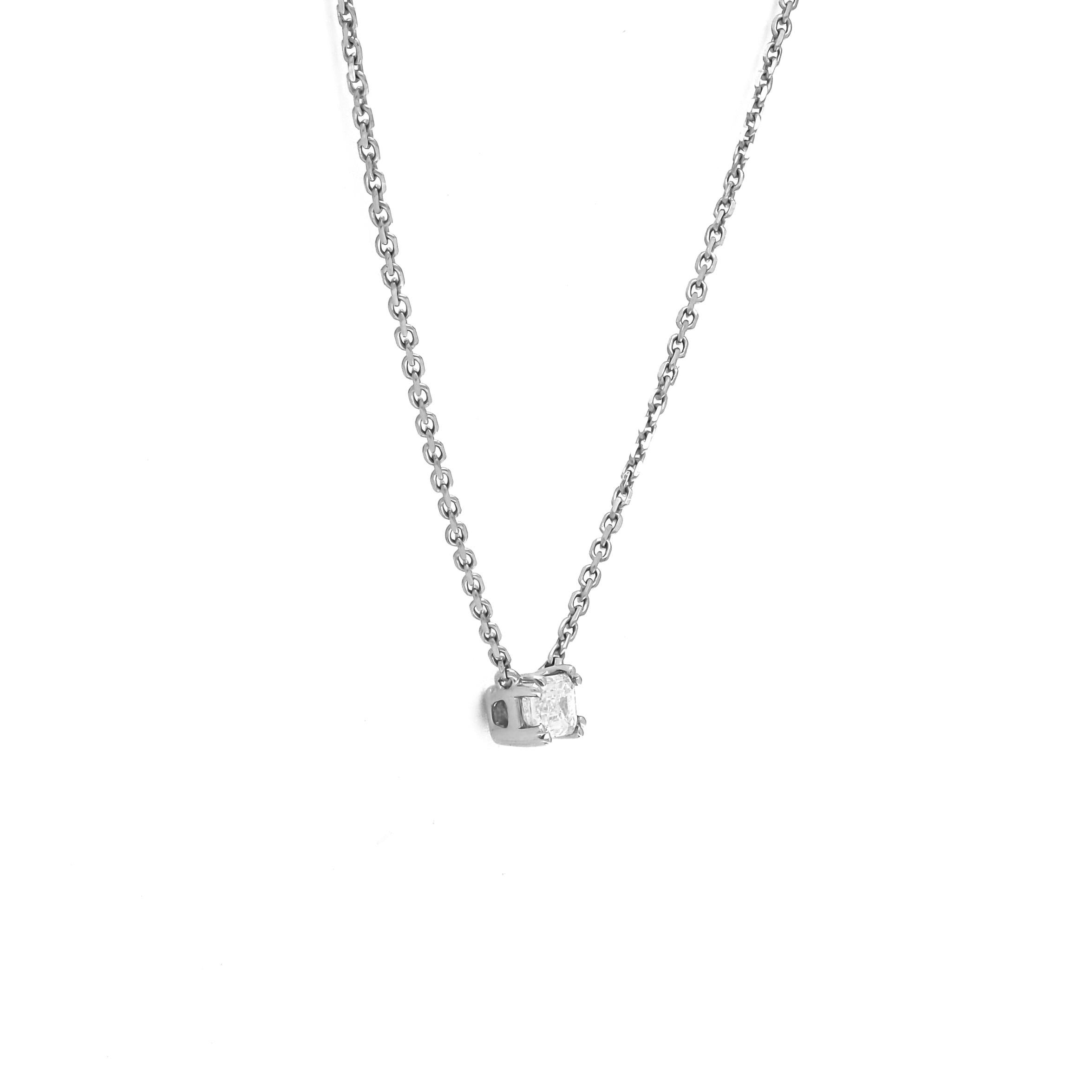 Natural Diamond 0.13 CT 18Karat White Gold Emerald Cut Necklace For Sale 11