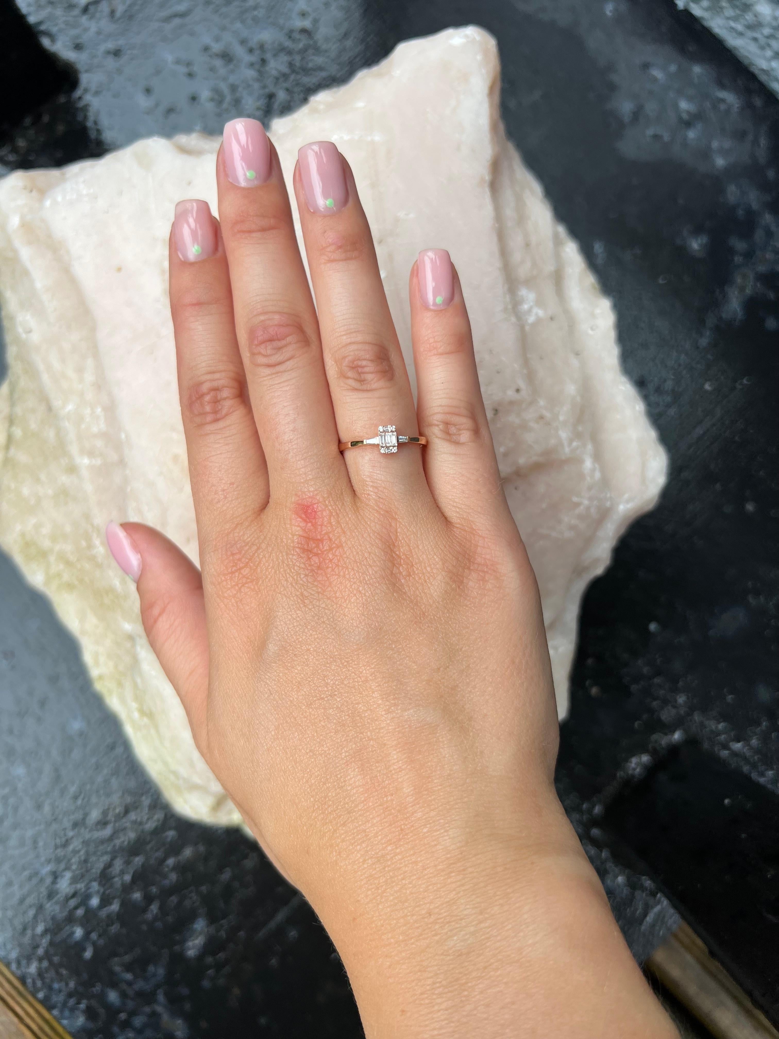 Natural Diamond 0.19CT 18Karat Rose Gold Diamond Engagement Ring In New Condition For Sale In Antwerpen, BE