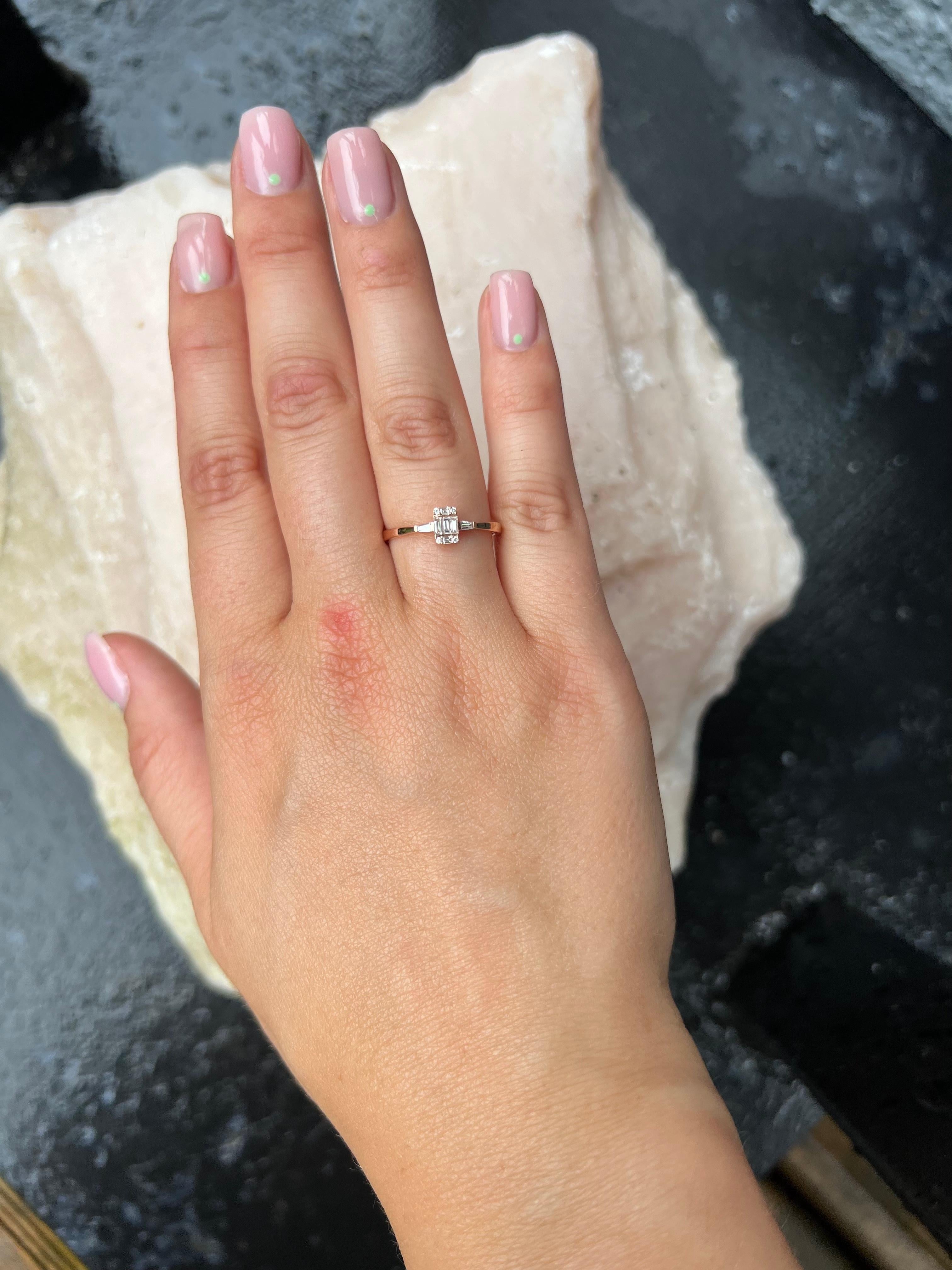 Women's Natural Diamond 0.19CT 18Karat Rose Gold Diamond Engagement Ring For Sale