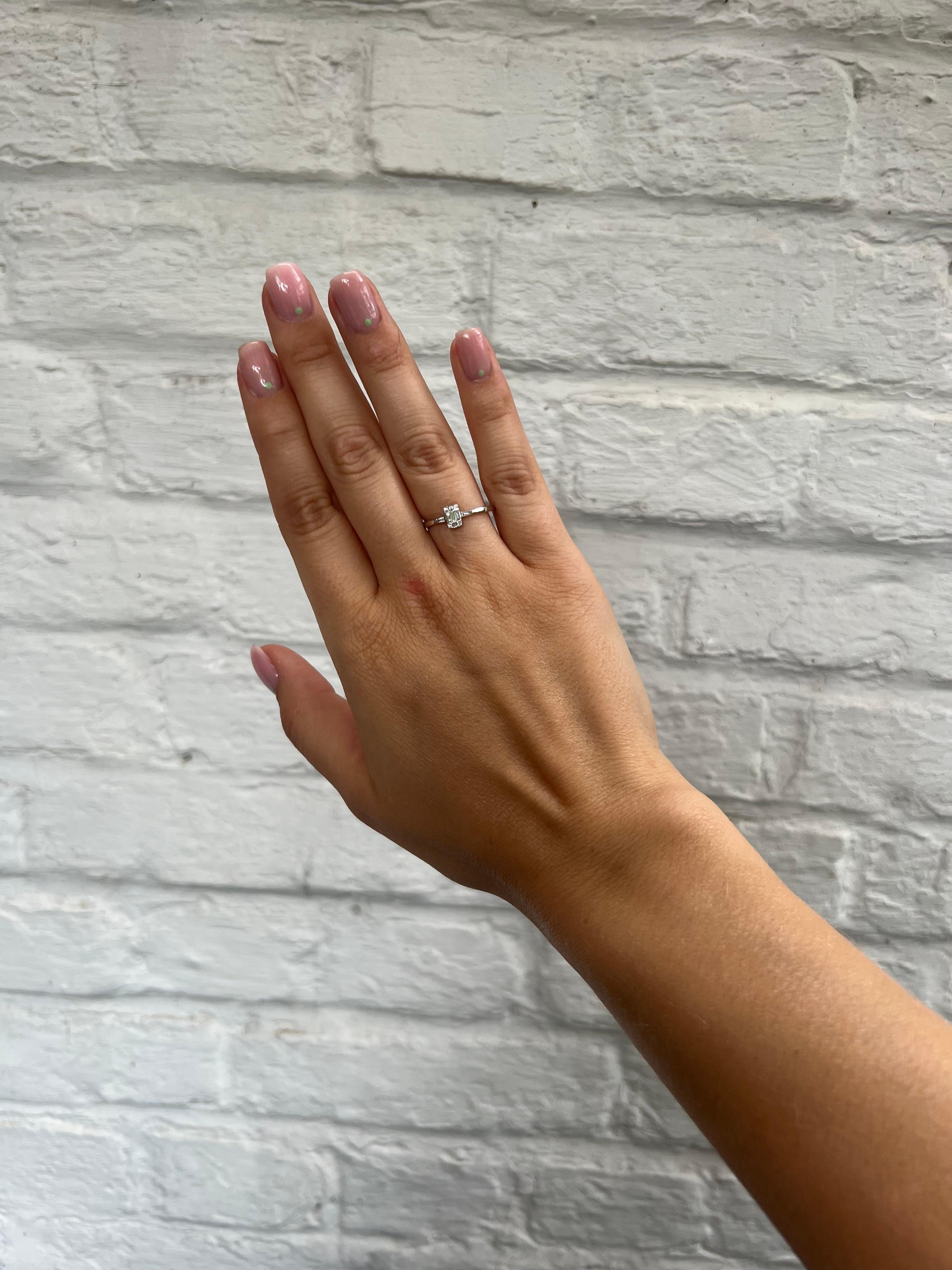 Natural Diamond 0.19CT 18Karat White Gold Baguette Engagement Ring For Sale 1