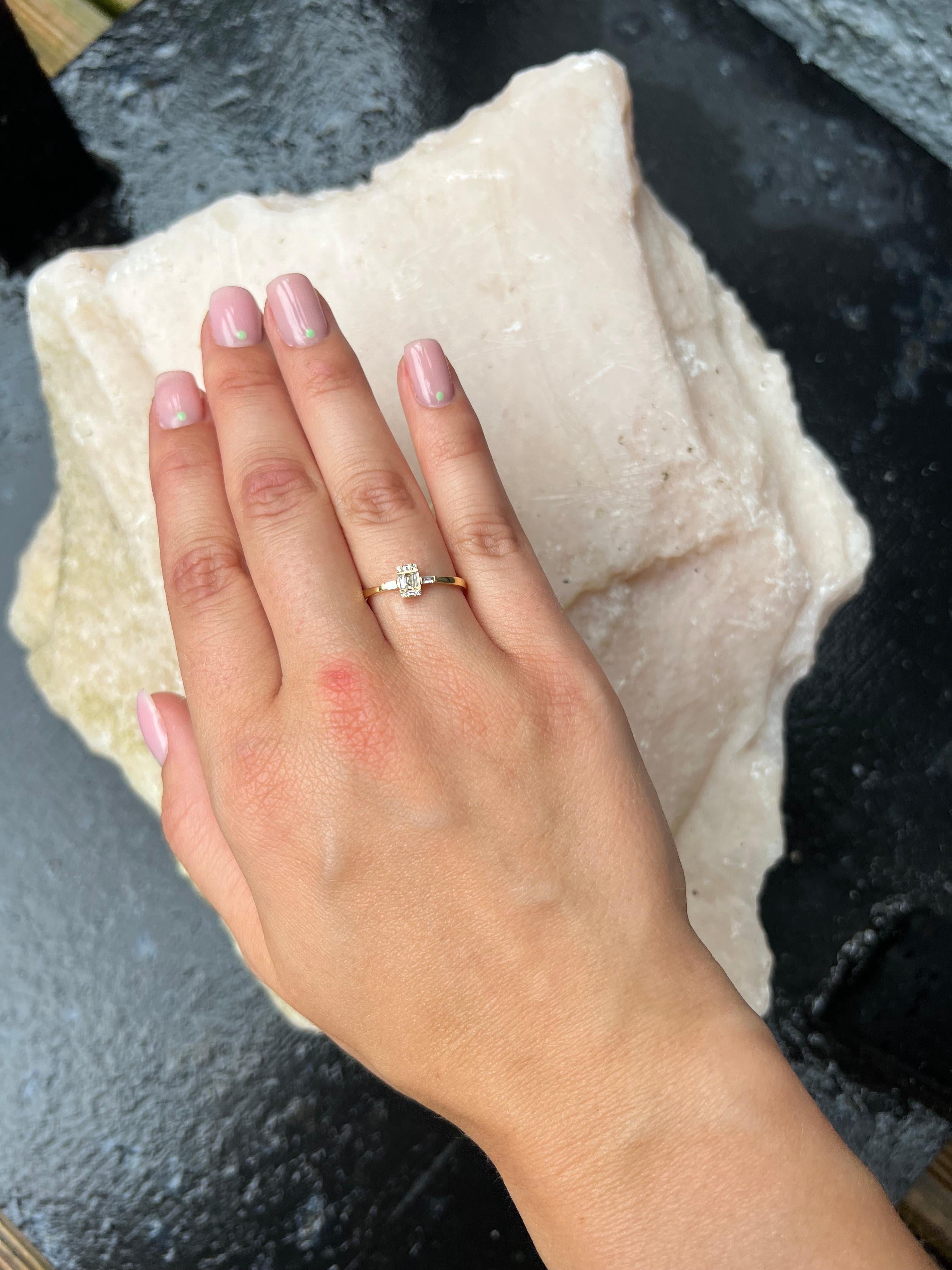 Natural Diamond 0.19CT 18Karat Yellow Gold Engagement Ring For Sale 4