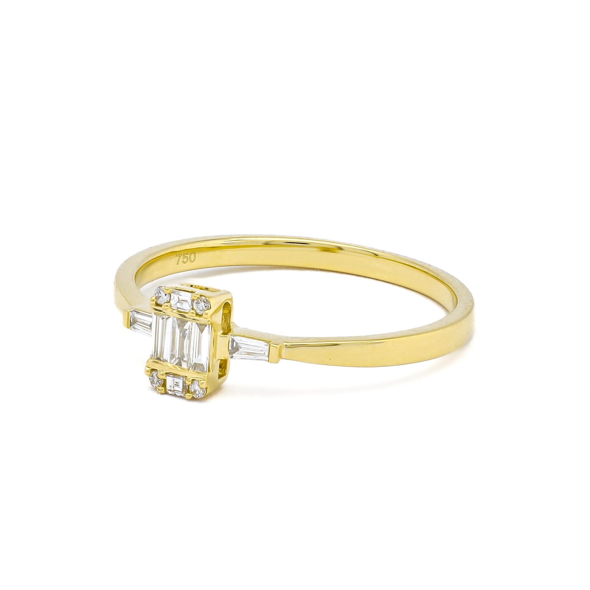 Modern Natural Diamond 0.19CT 18Karat Yellow Gold Engagement Ring For Sale